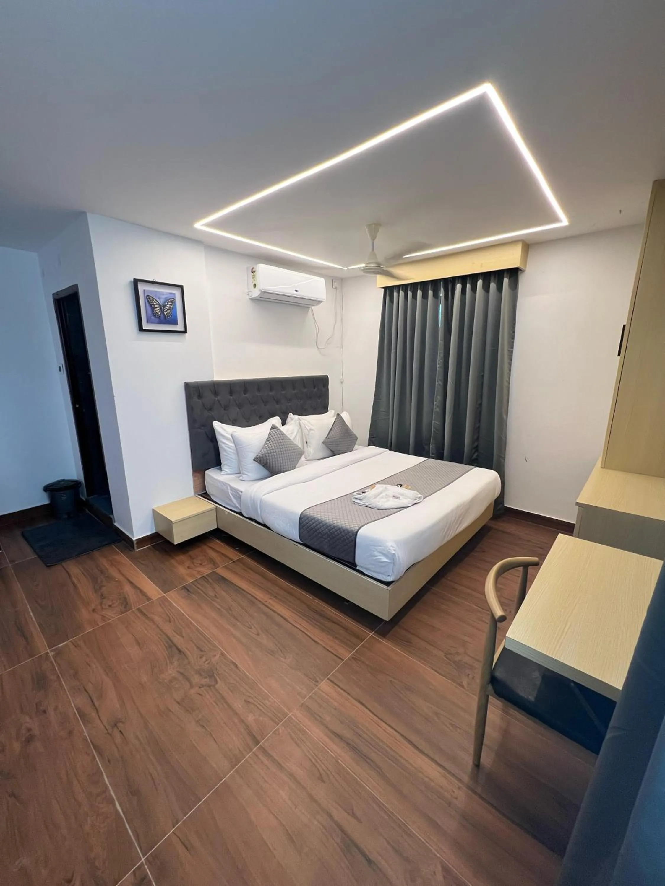 Bedroom, Bed in Wild Wings Premium Hotel