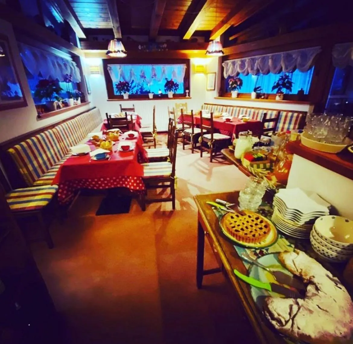 Restaurant/places to eat in HOTEL LA NIGRITELLA