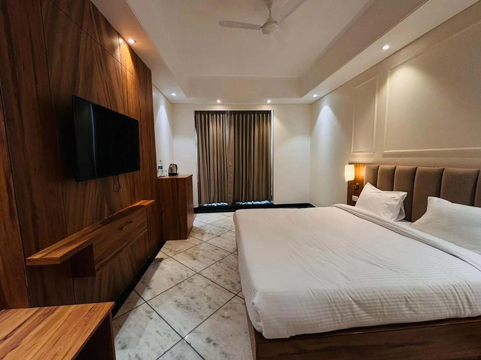 TV and multimedia, Bed in Jaipur Hotel Saaj Mansion