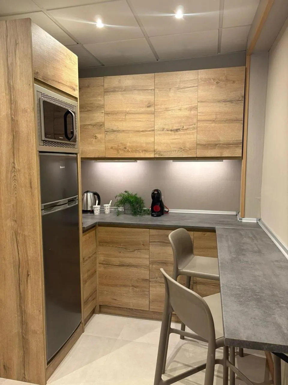 Communal kitchen in Chinitas Urban Rooms