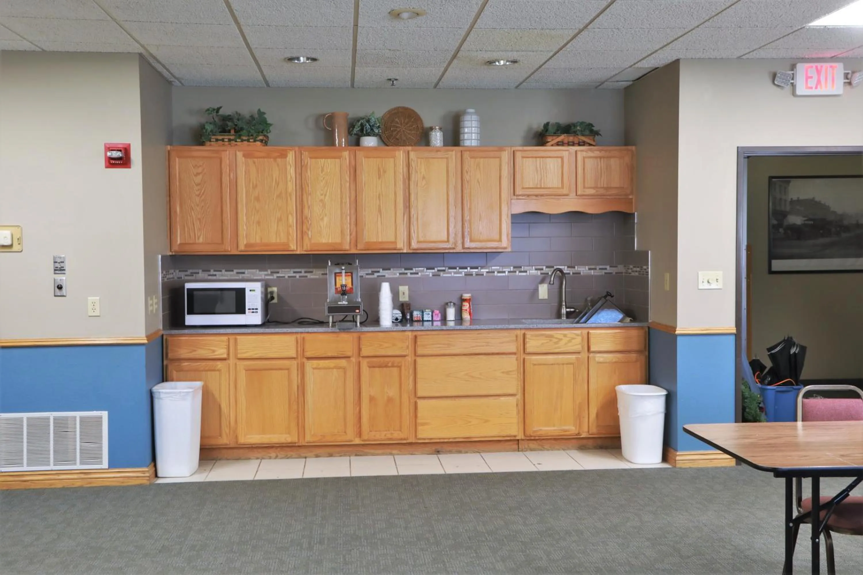 Kitchen or kitchenette in Heritage Inn