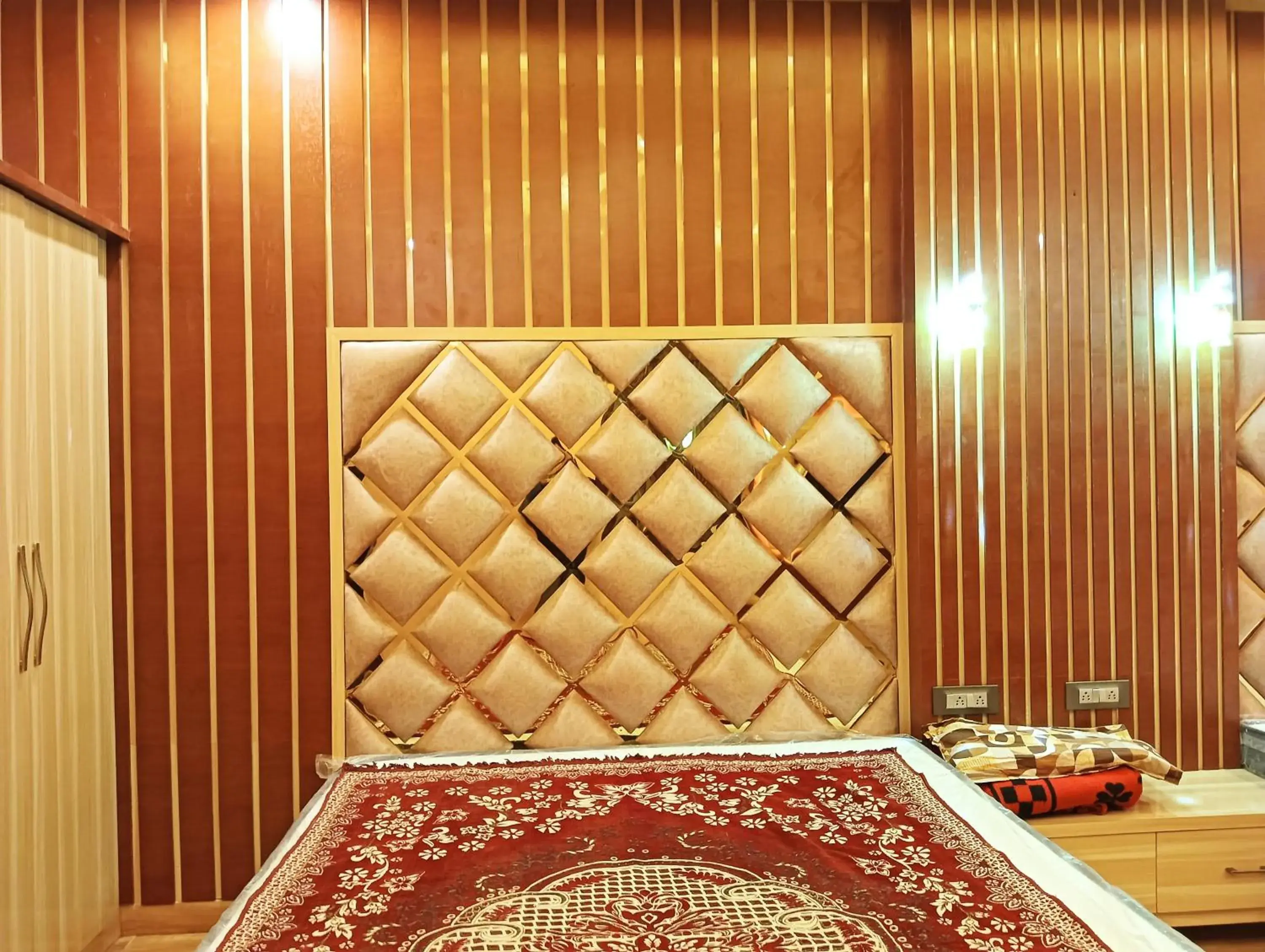 Bed in Hotel Ashok Vihar Bed in Hotel Ashok Vihar