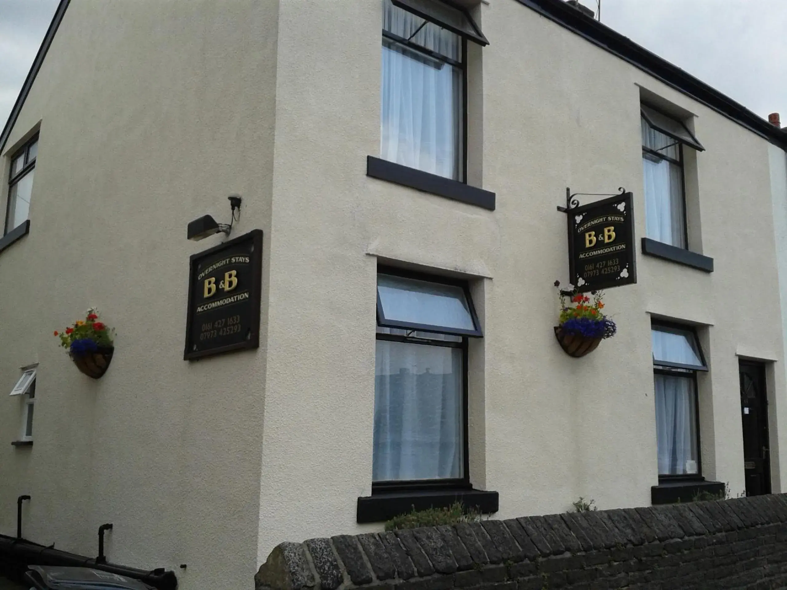 Double/Twin Ensuite Room in Overnight Stays Stockport Double/Twin Ensuite Room in Overnight Stays Stockport