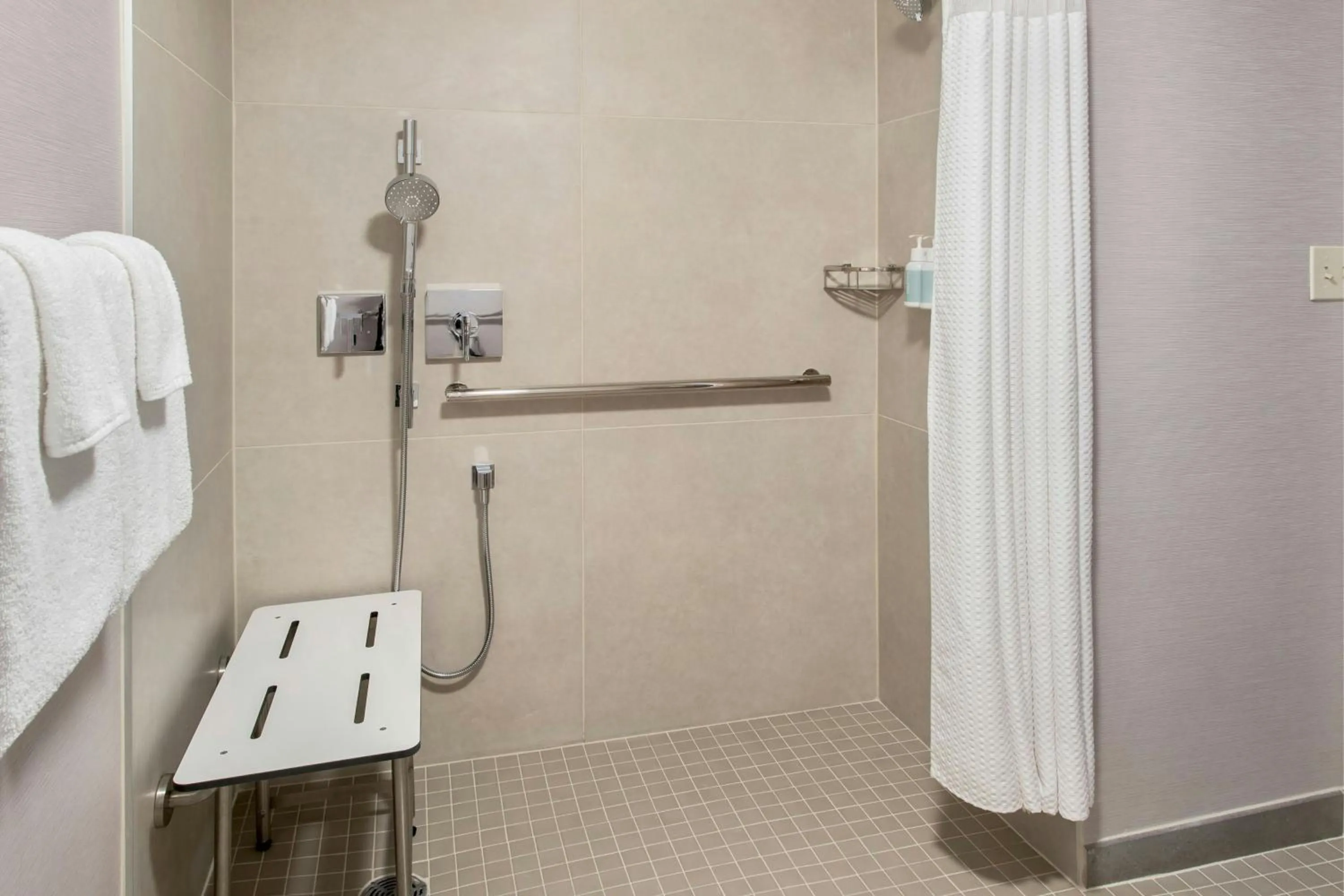 Bathroom in Courtyard by Marriott Philadelphia Lansdale