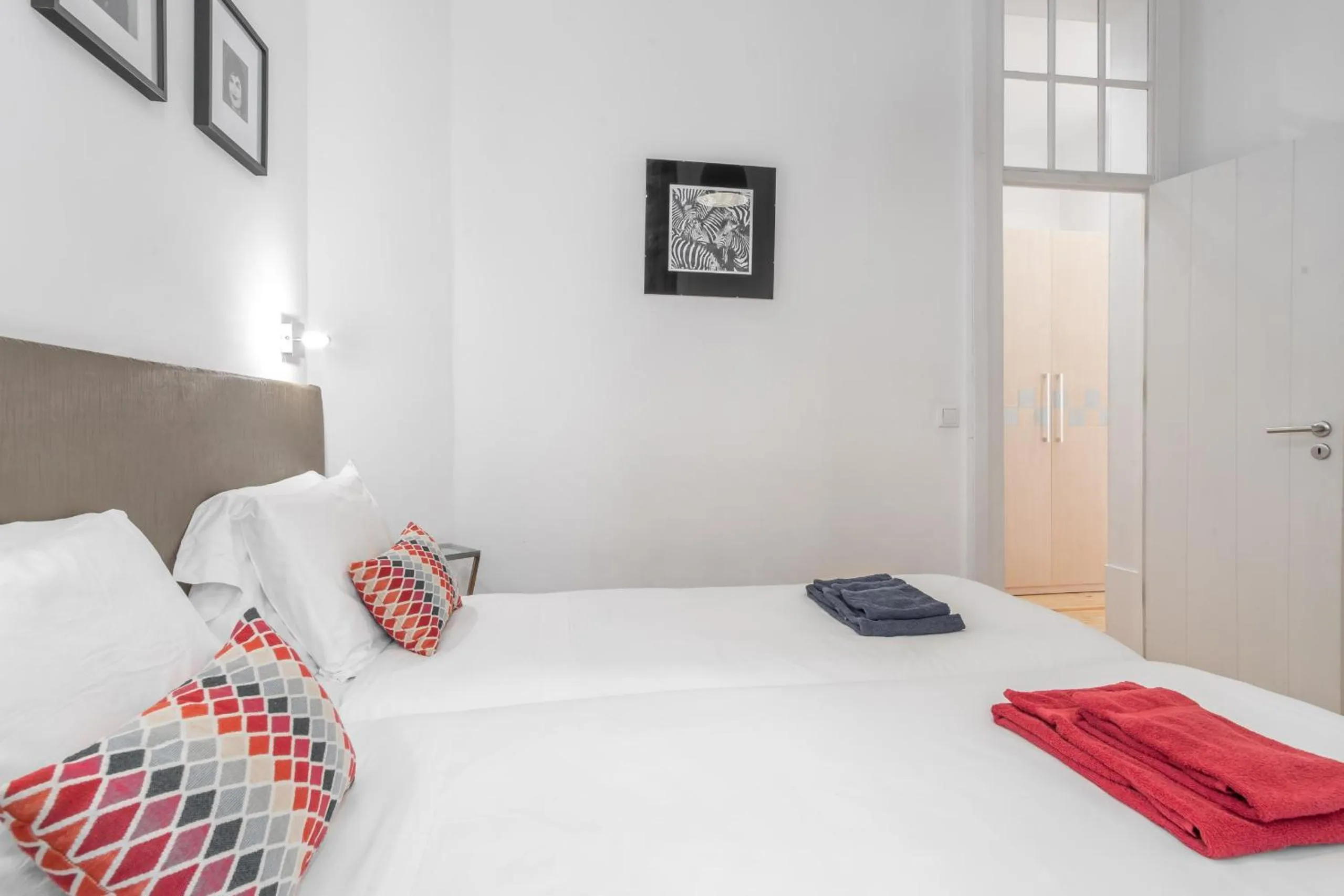 Bed in LV Premier Apartments Baixa- FI