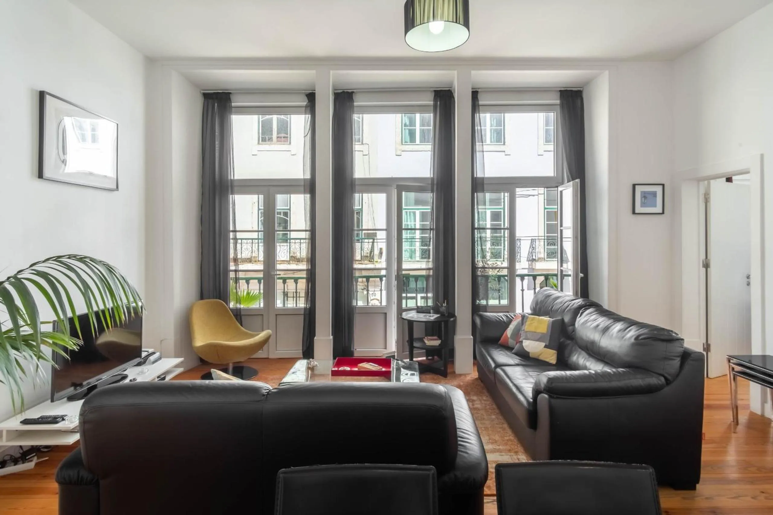 Communal lounge/ TV room in LV Premier Apartments Baixa- FI