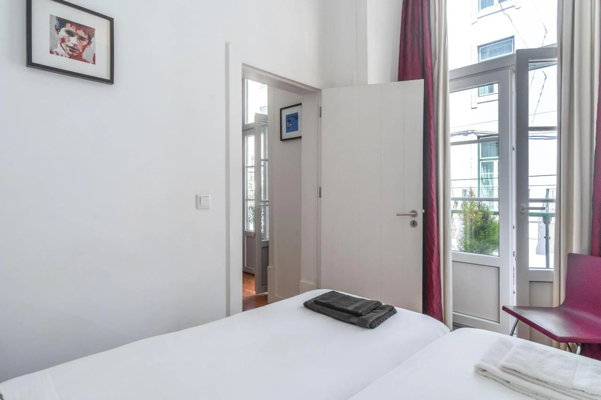 Bed in LV Premier Apartments Baixa- FI