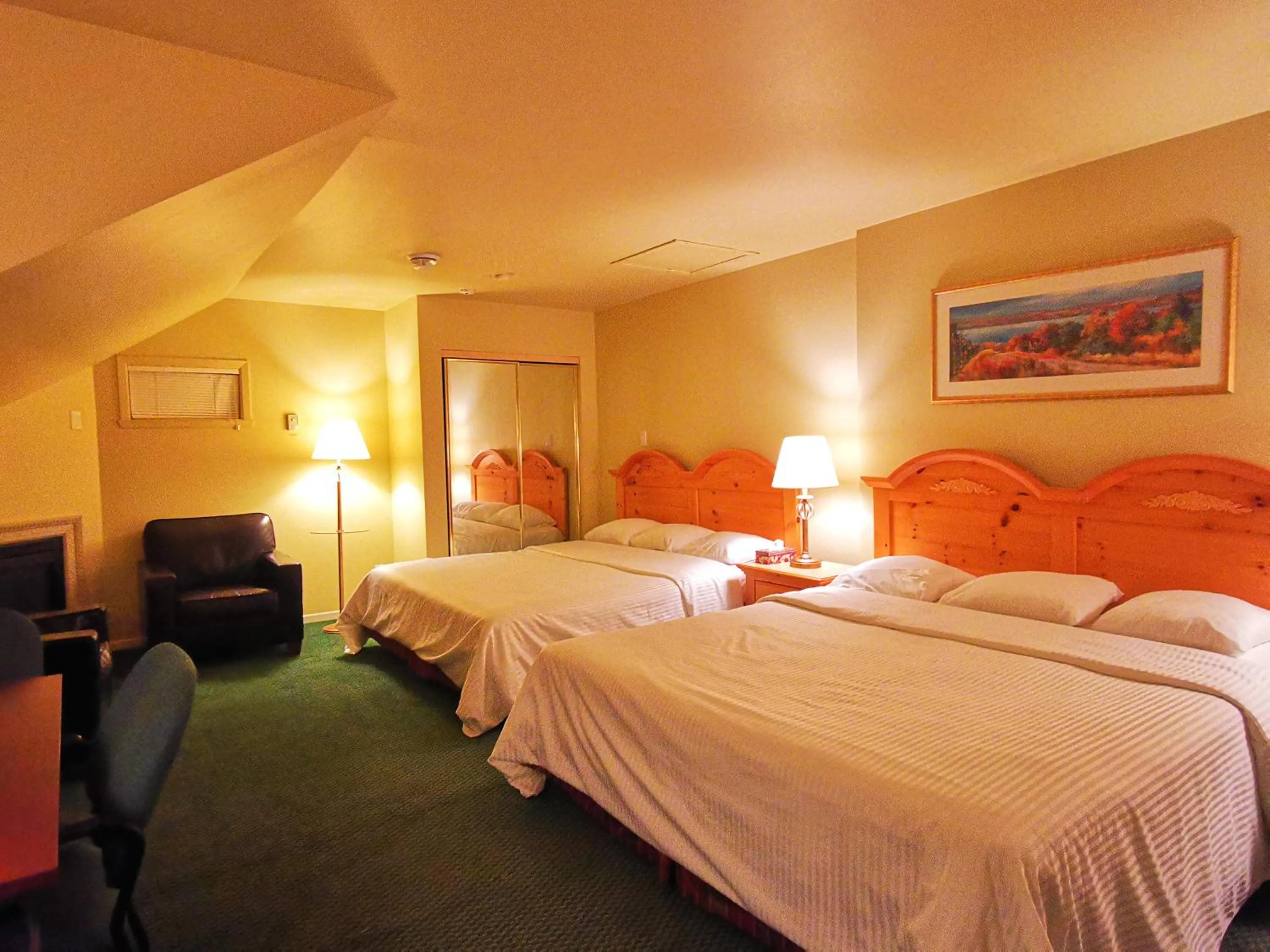 Photo of the whole room, Bed in Hotel Alila