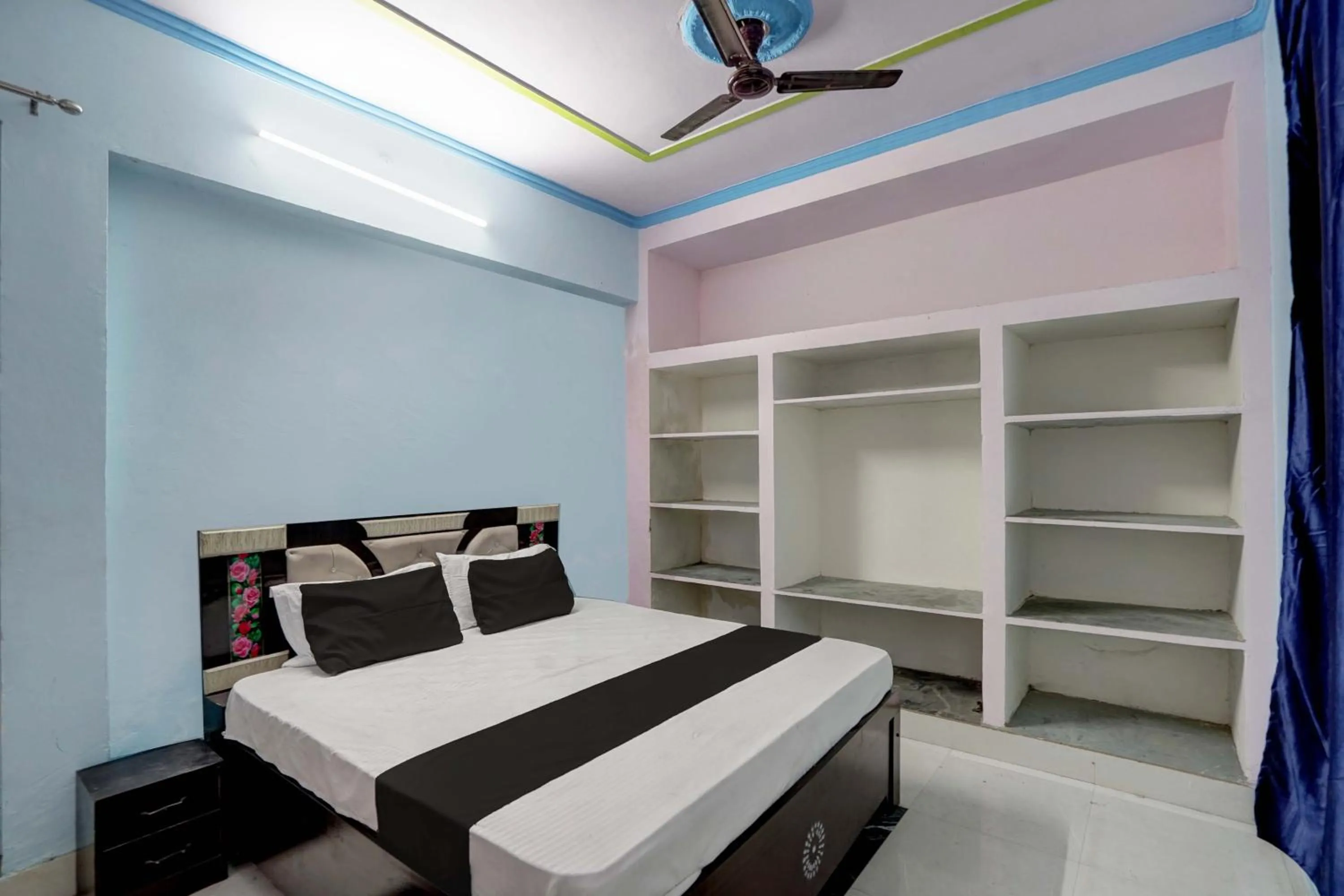 Bedroom in Hotel O RED ROSE HOTEL