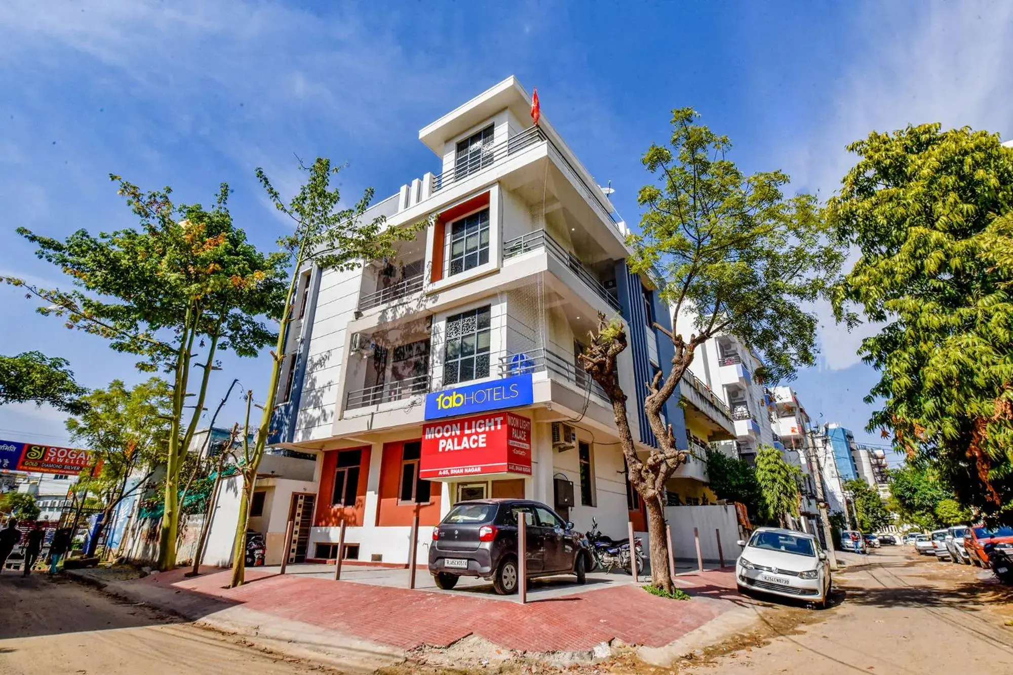 Property building in FabHotel Moon Light Palace Property building in FabHotel Moon Light Palace