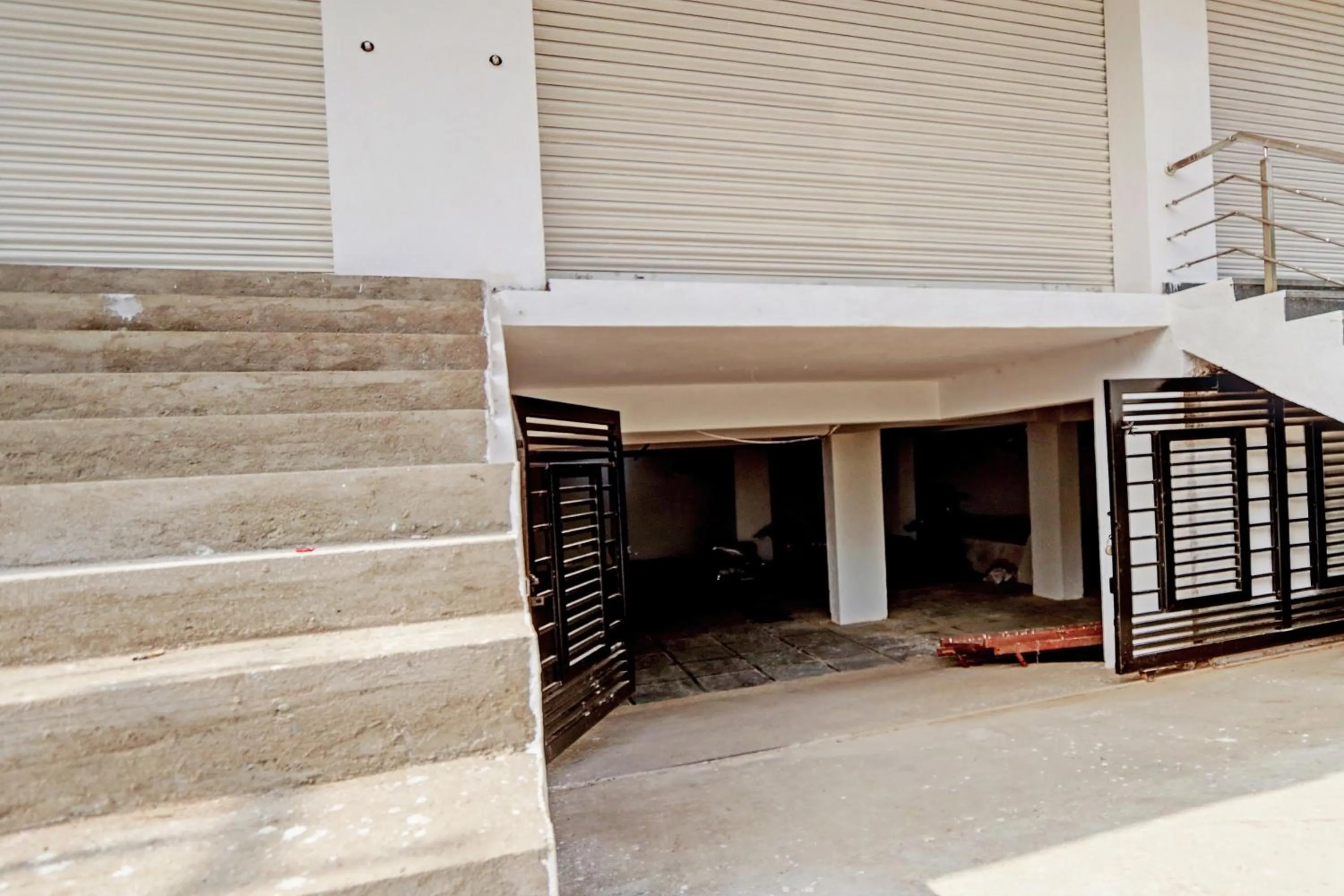 Facade/entrance in Hotel O Sriman Stay Inn