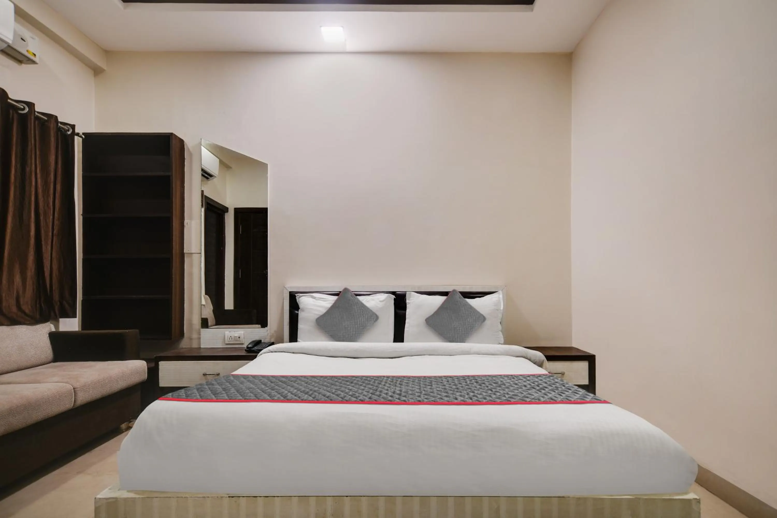 Bedroom in Townhouse Prime Stay