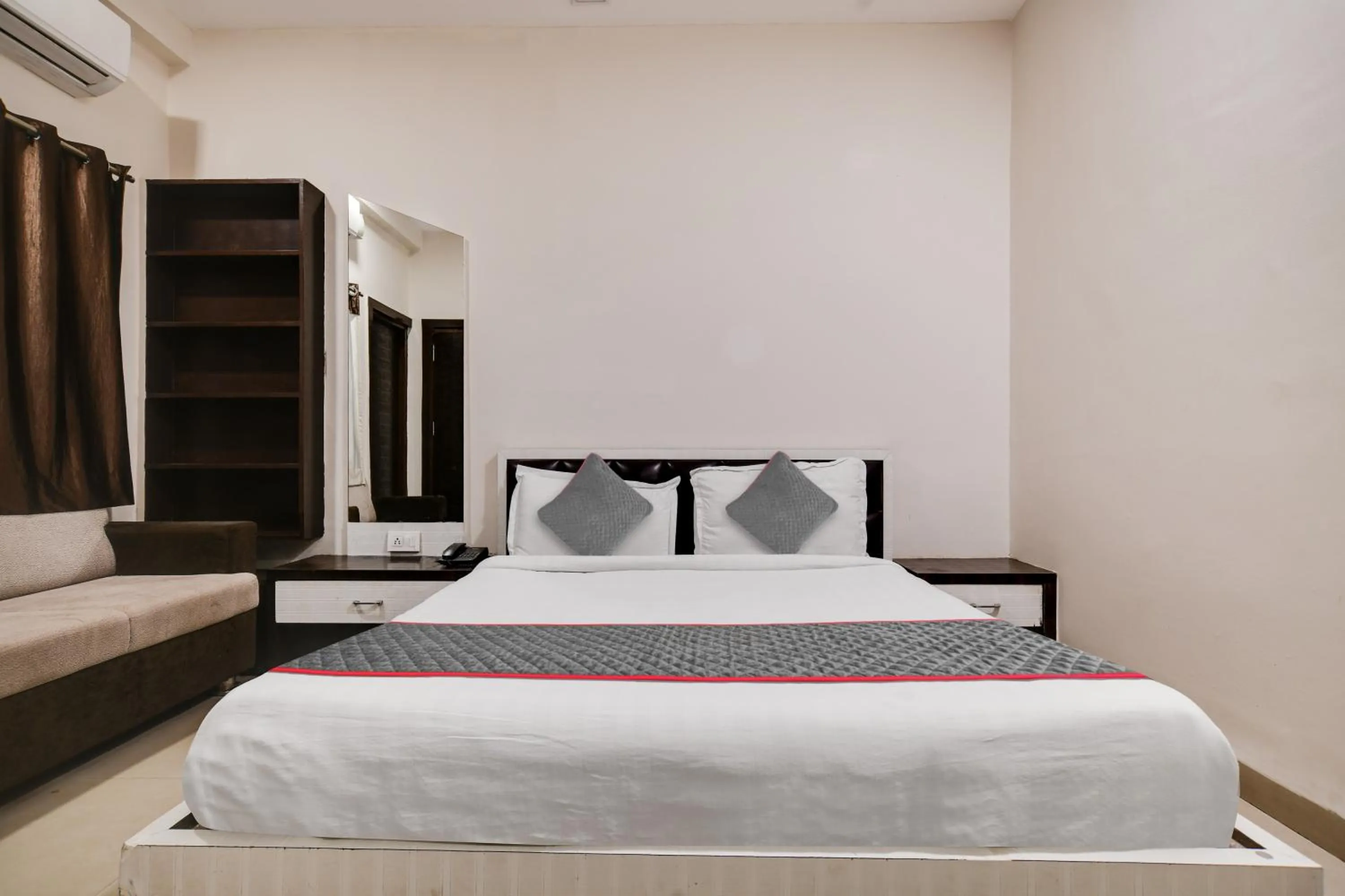 Bedroom in Townhouse Prime Stay