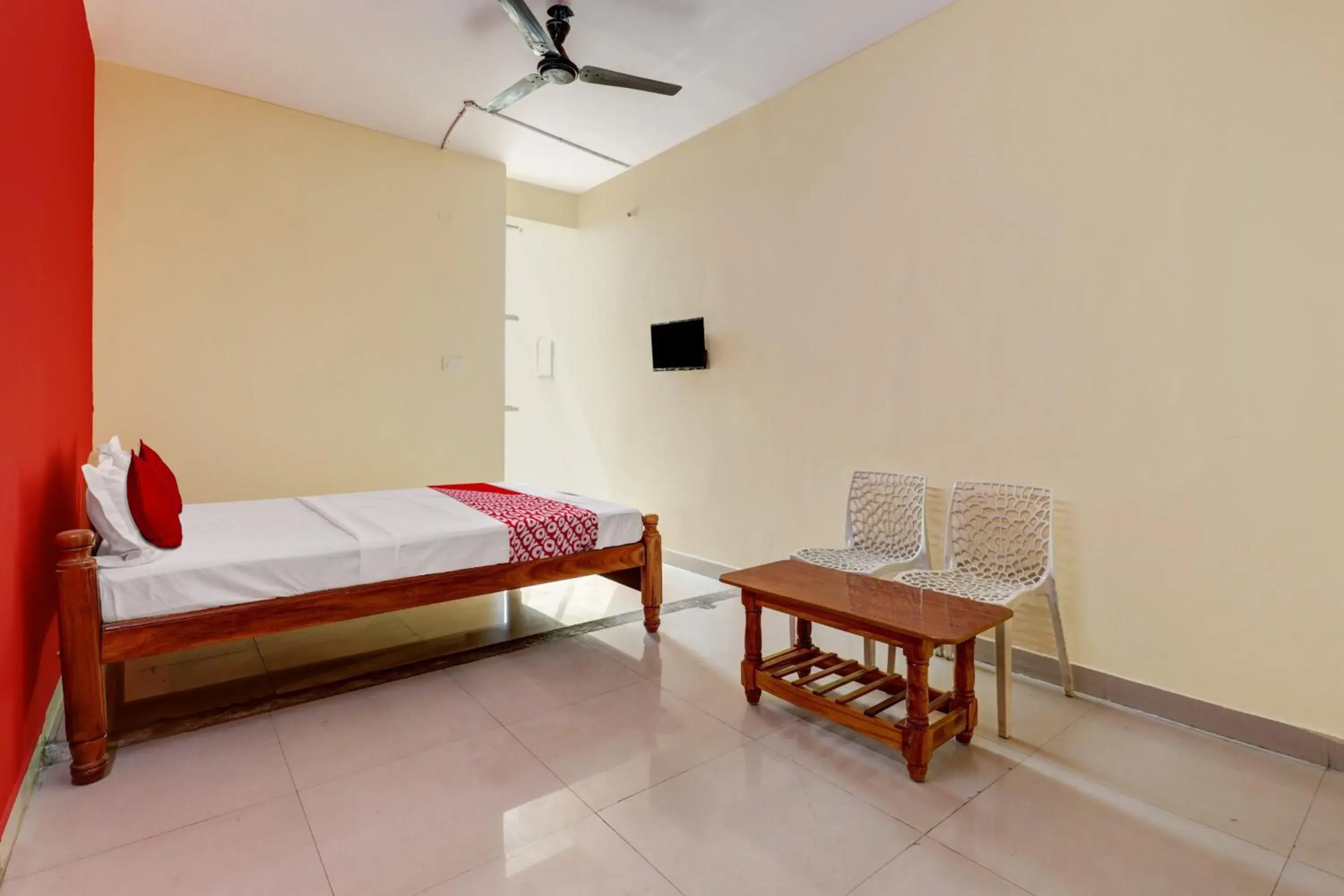 Bedroom, Bed in Hotel O S.L.V Boarding & Lodging Bedroom, Bed in Hotel O S.L.V Boarding & Lodging