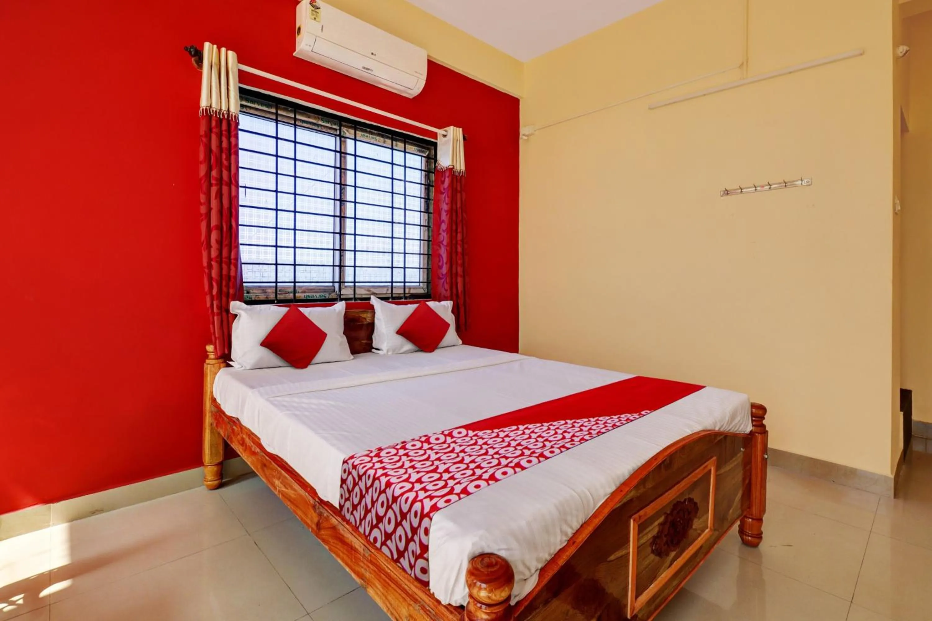 Bedroom, Bed in Hotel O S.L.V Boarding & Lodging