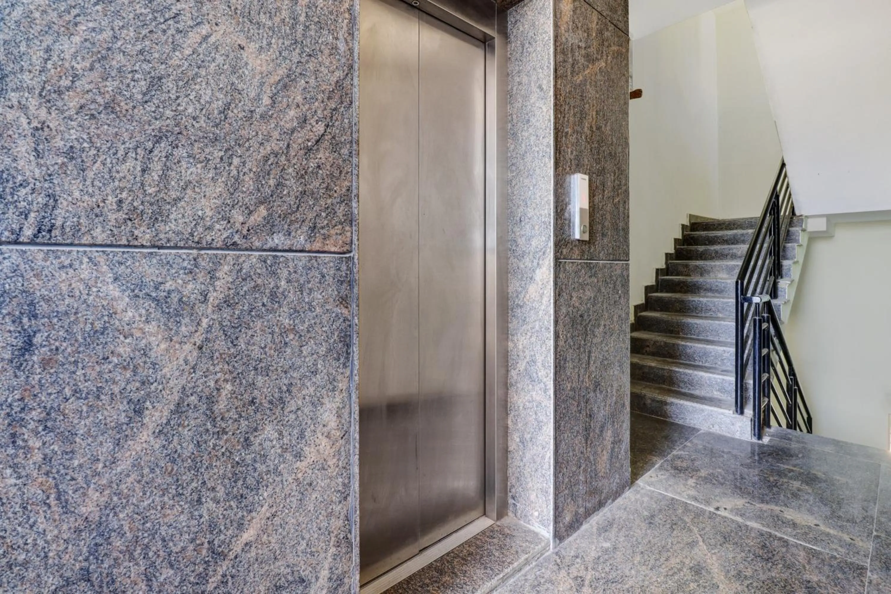 Lobby or reception in Hotel O S.L.V Boarding & Lodging