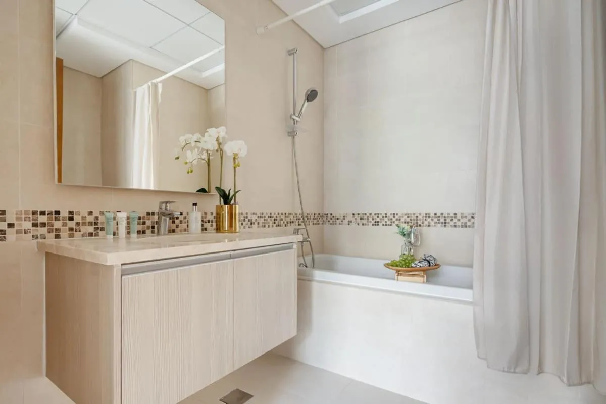 Shower in Frank Porter - Ansam Building 1 - Yas Island