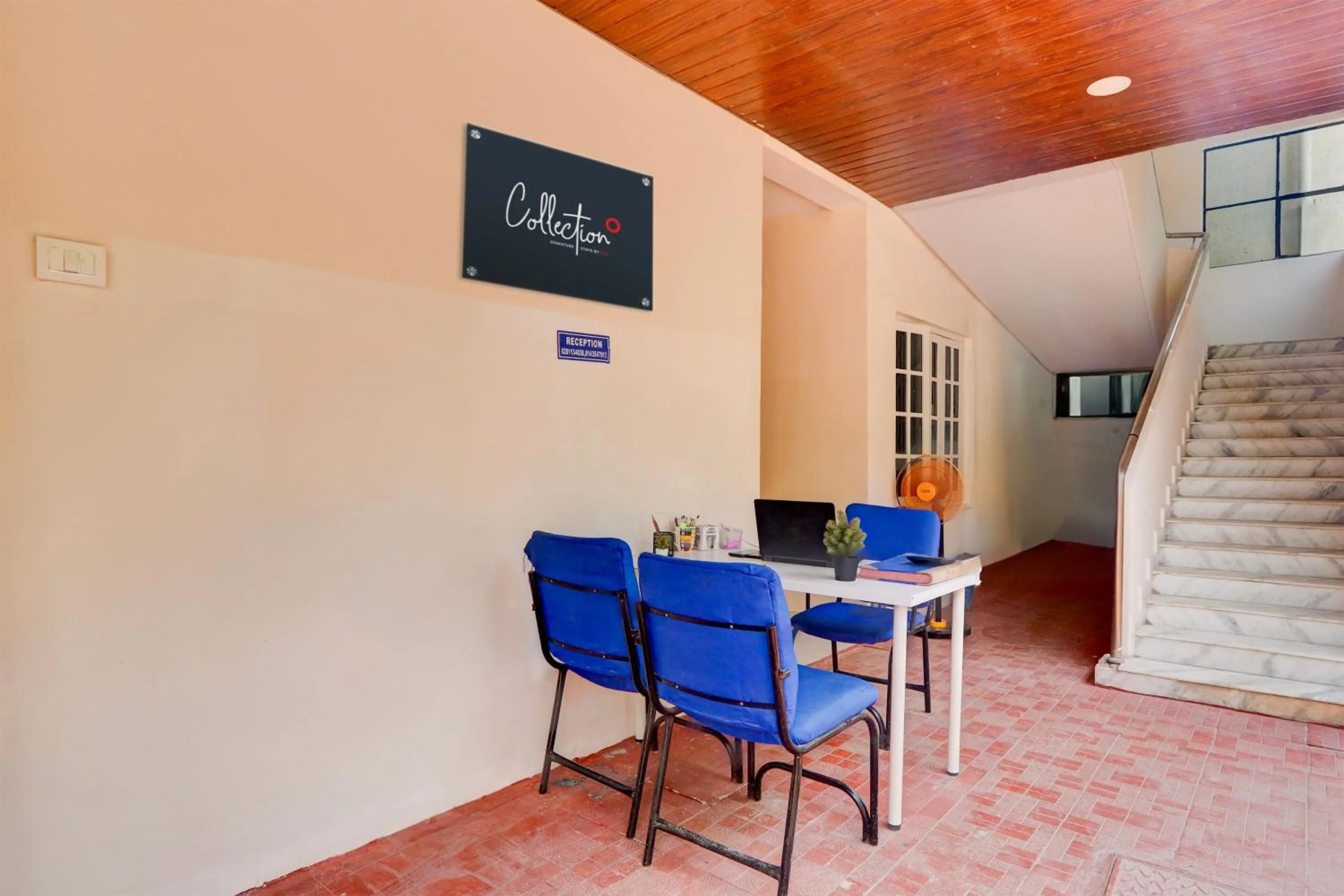 Lobby or reception in Super Collection O Sri Balaji Luxury rooms