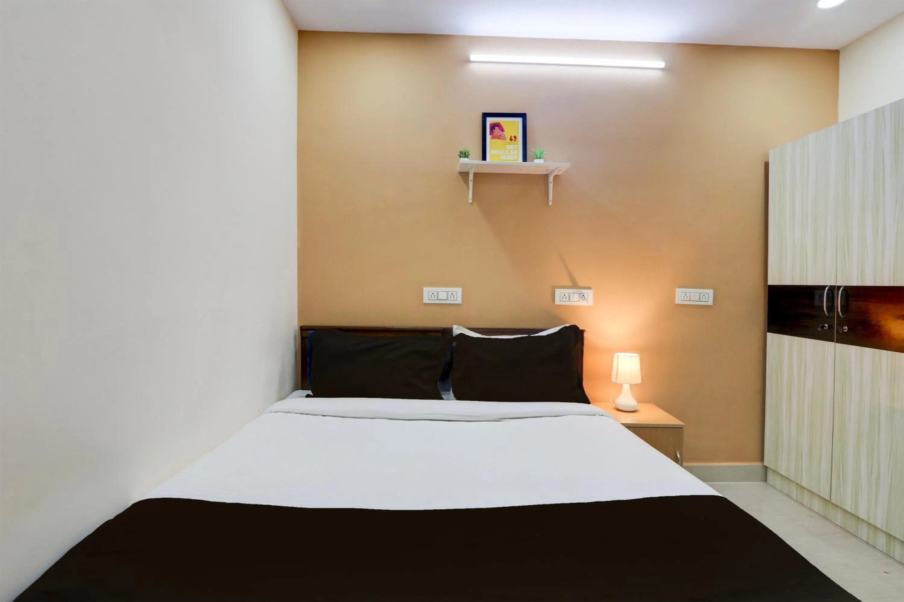 Bedroom, Bed in Super Collection O Sri Balaji Luxury rooms