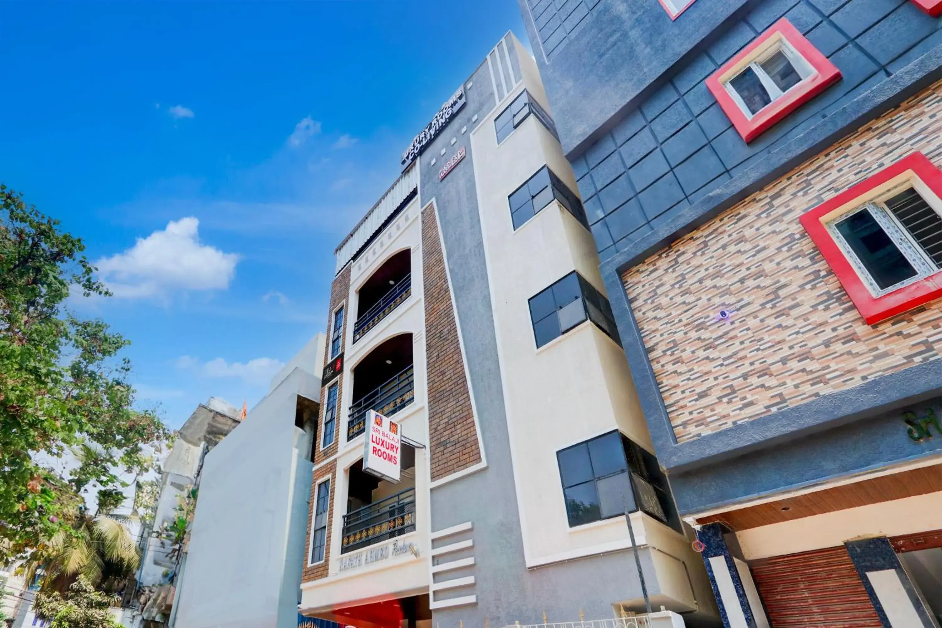 Facade/entrance in Super Collection O Sri Balaji Luxury rooms Facade/entrance in Super Collection O Sri Balaji Luxury rooms