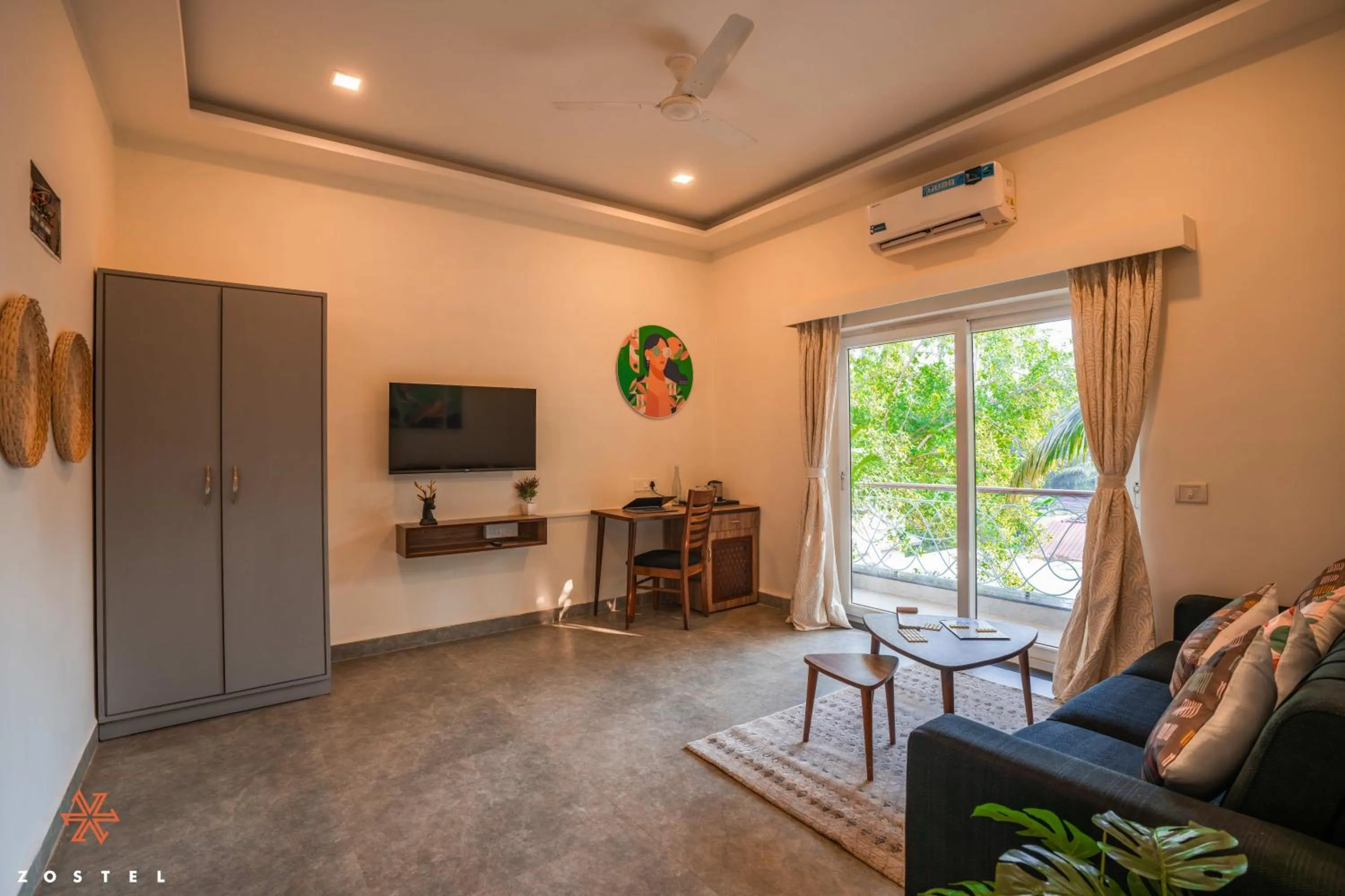 Living room in Zostel Goa (Anjuna)