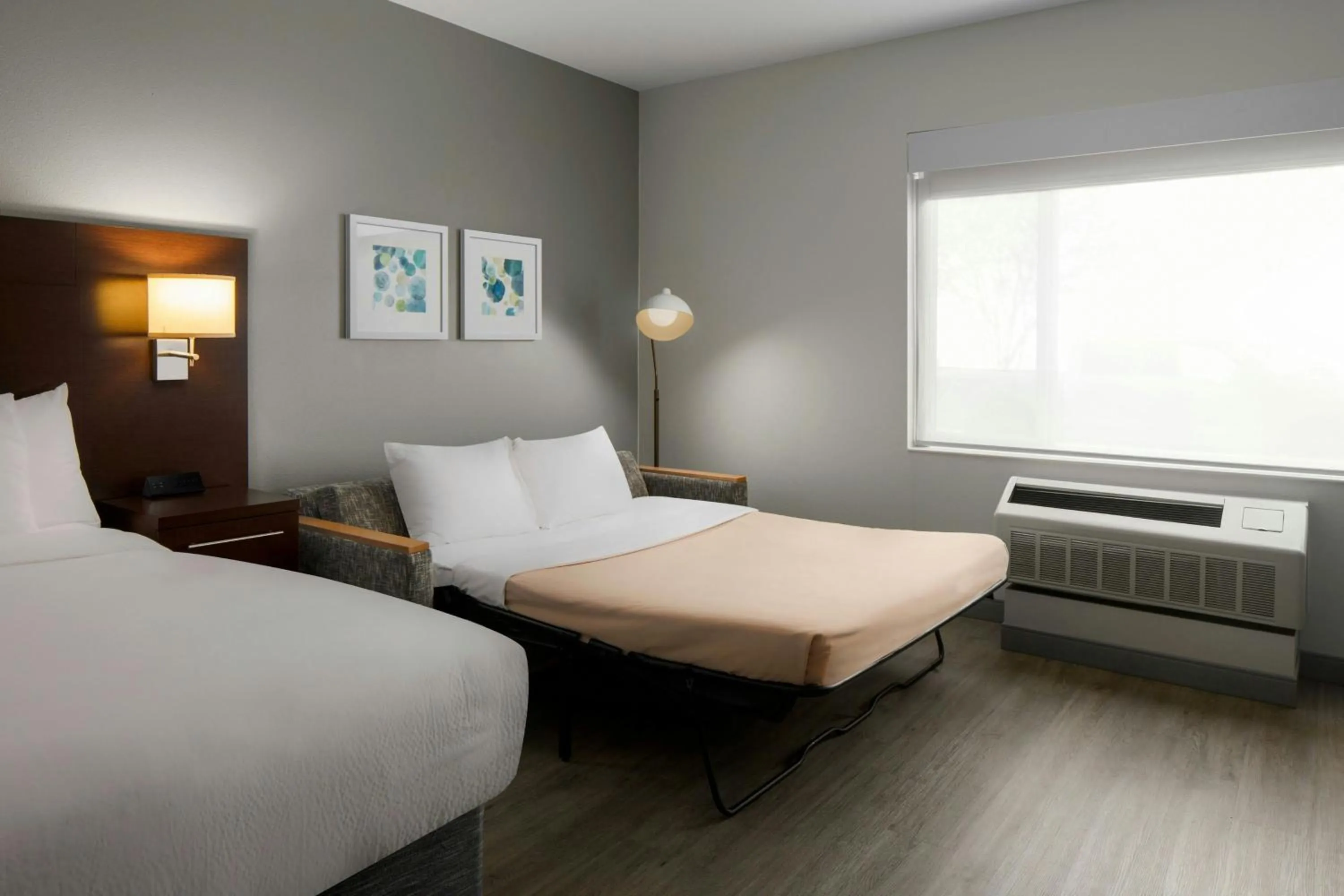 Photo of the whole room, Bed in TownePlace Suites by Marriott Anchorage Midtown