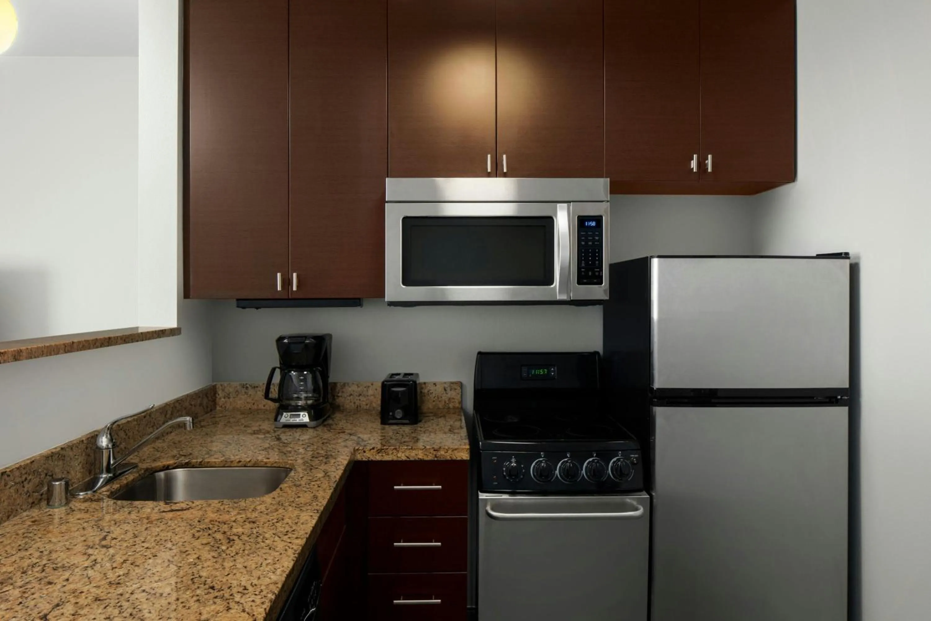 Kitchen or kitchenette in TownePlace Suites by Marriott Anchorage Midtown