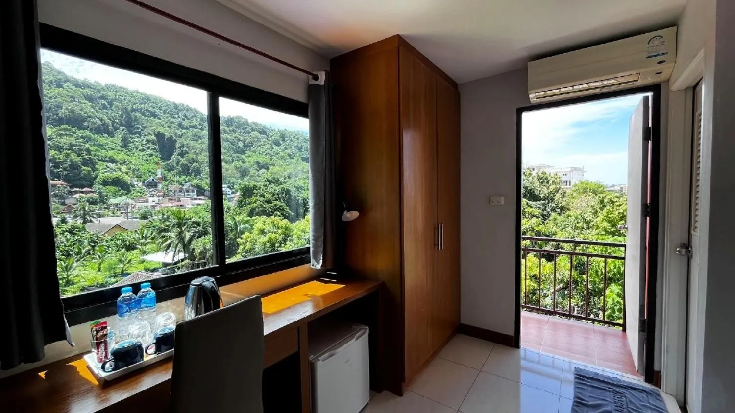 Balcony/Terrace in Coco Mountain View Guest House Hotel