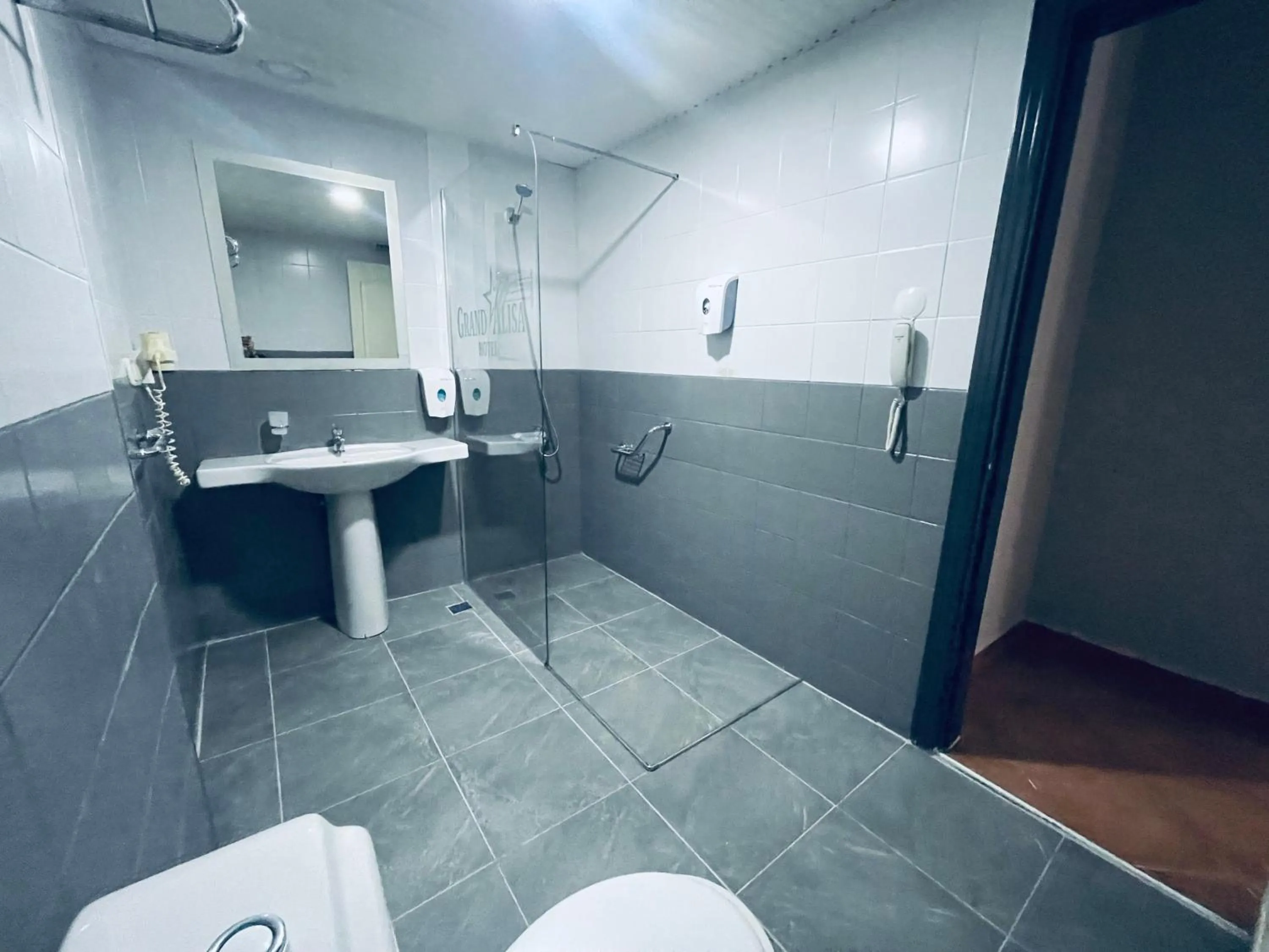 Bathroom in Grand Alisa Hotel (Ex. Royalisa Hotel)