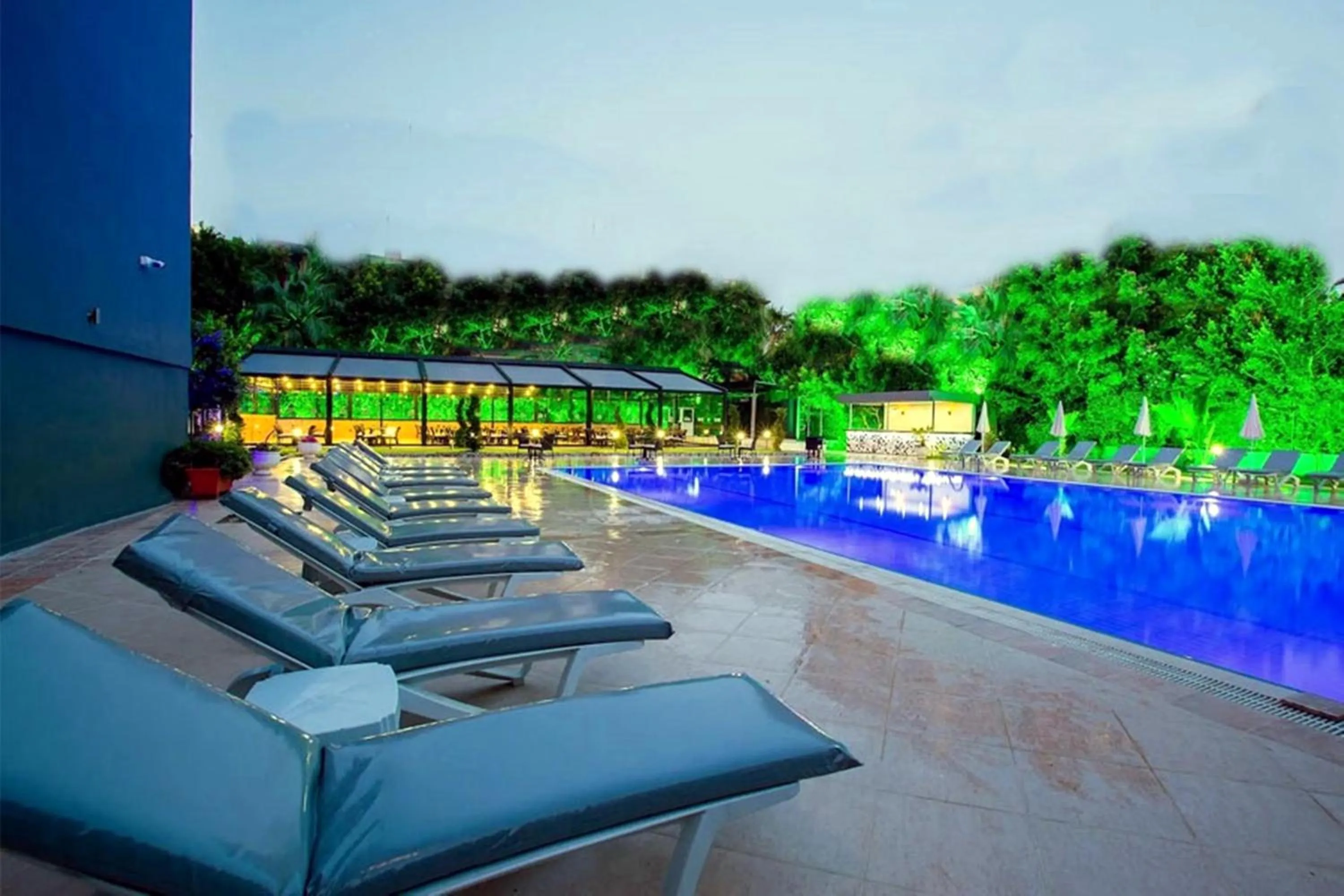 Swimming pool in Grand Alisa Hotel (Ex. Royalisa Hotel)