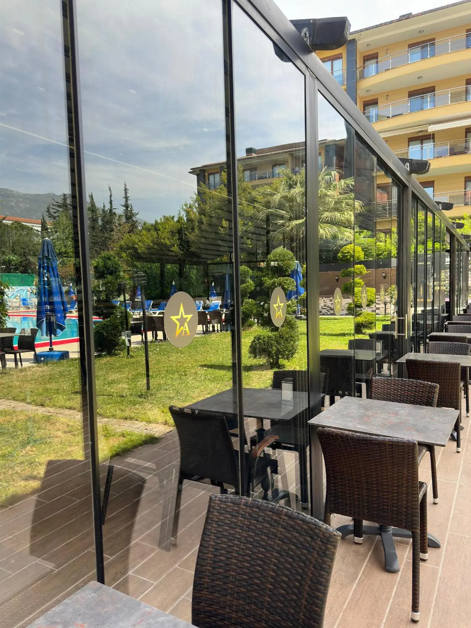 Restaurant/places to eat in Grand Alisa Hotel (Ex. Royalisa Hotel) Restaurant/places to eat in Grand Alisa Hotel (Ex. Royalisa Hotel)