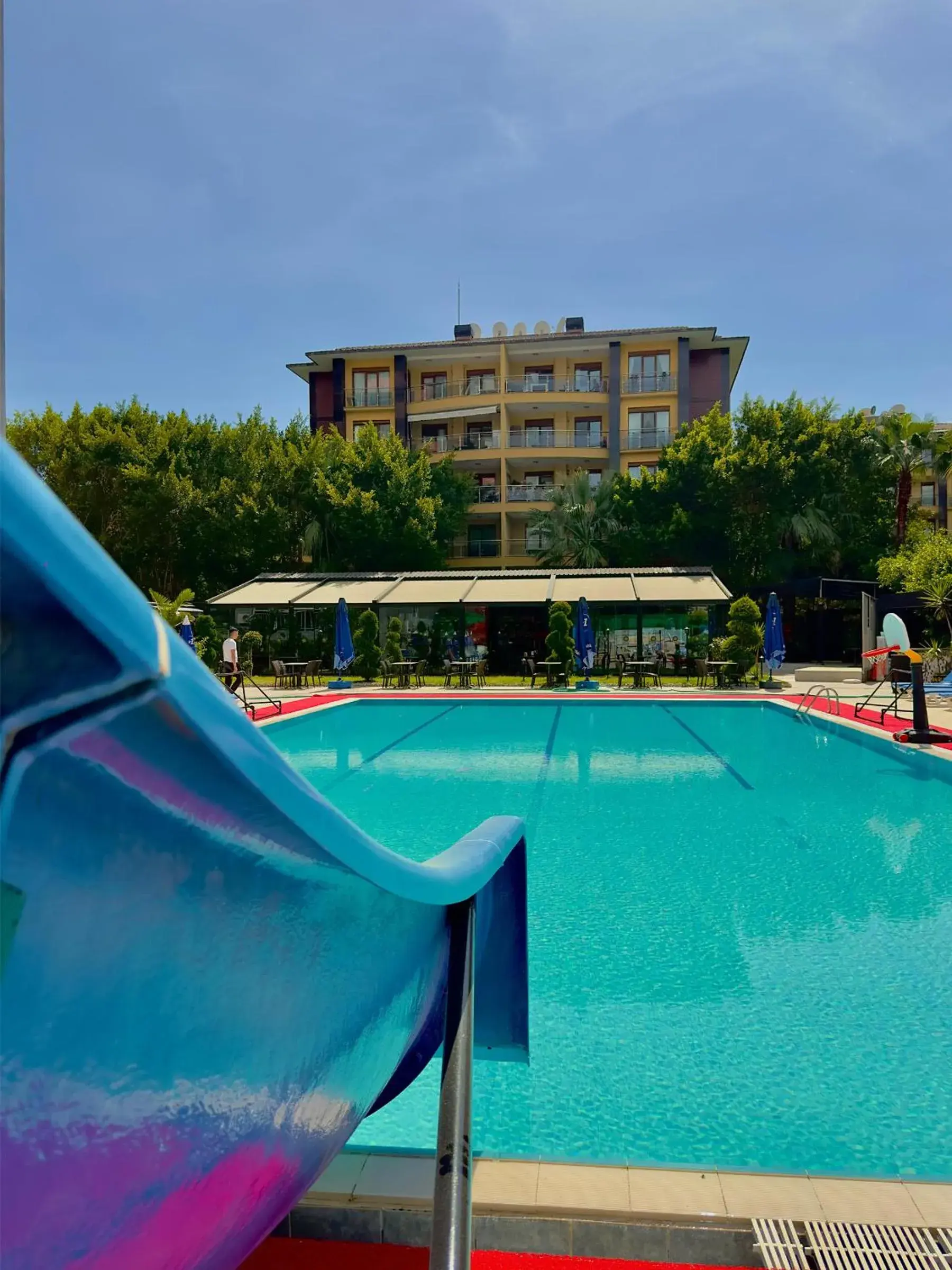 Swimming pool in Grand Alisa Hotel (Ex. Royalisa Hotel) Swimming pool in Grand Alisa Hotel (Ex. Royalisa Hotel)