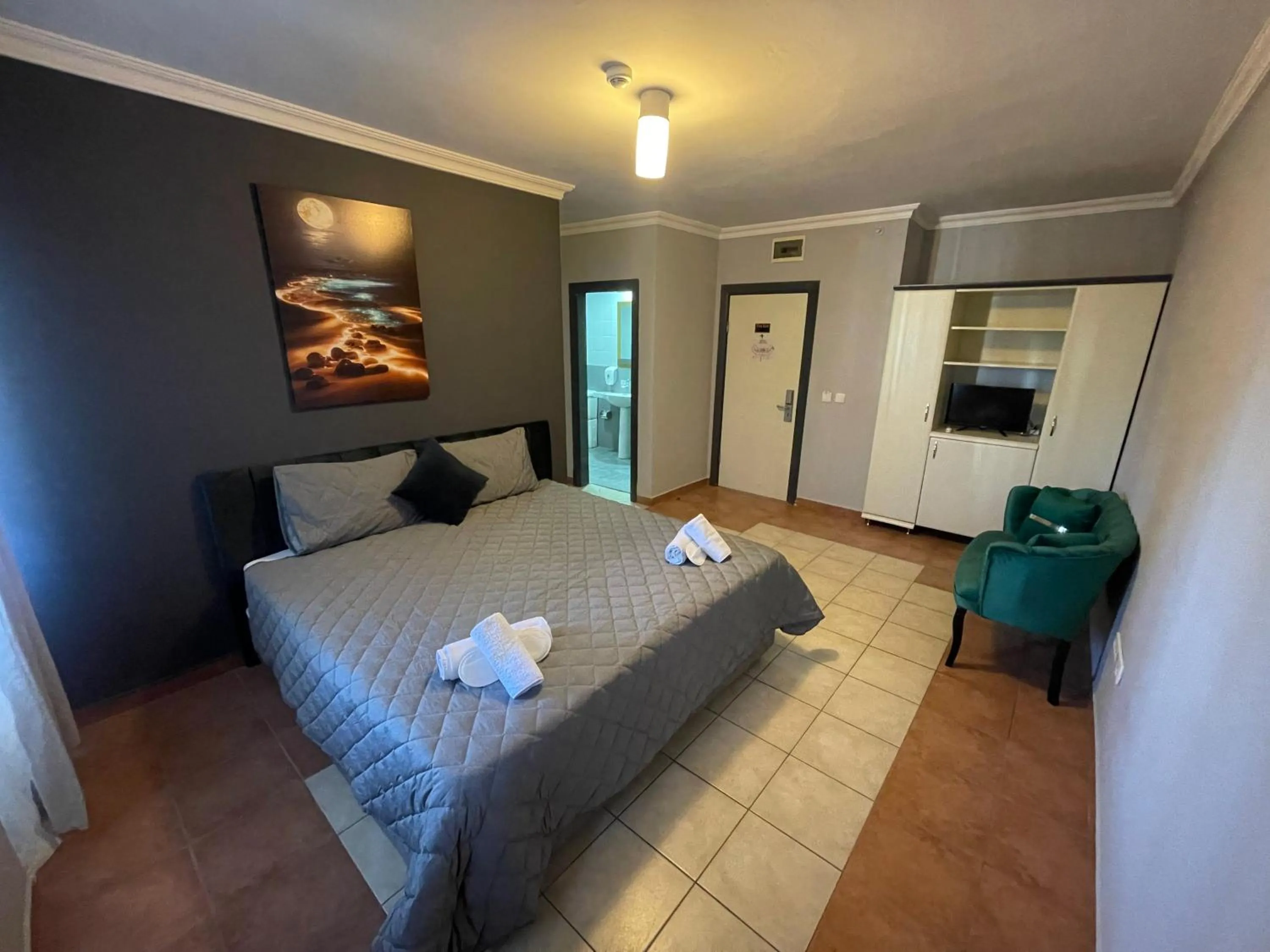 Bed in Grand Alisa Hotel (Ex. Royalisa Hotel)