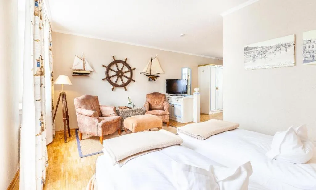 Photo of the whole room, Bed in Hotel Friese