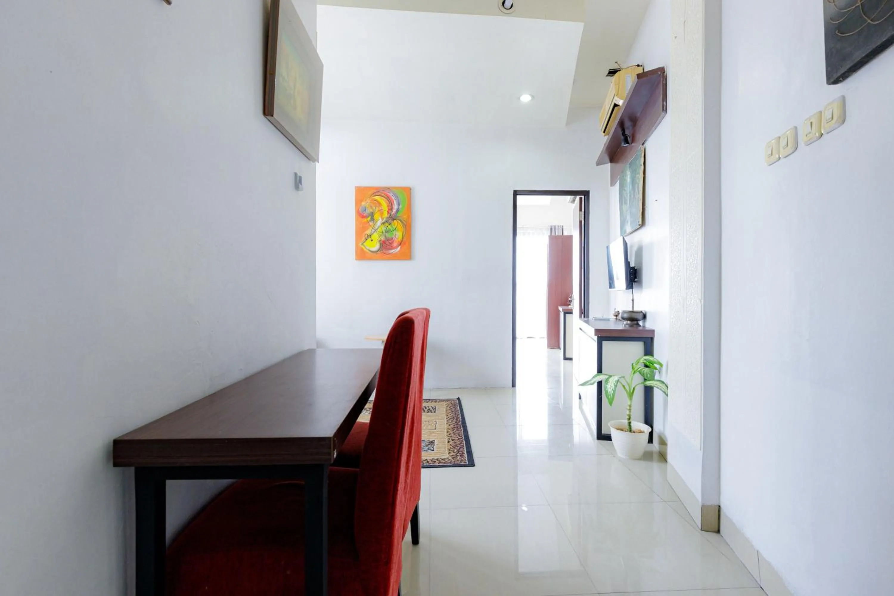 TV and multimedia in Urbanview SRB near Mall Ciputra Cibubur by RedDoorz