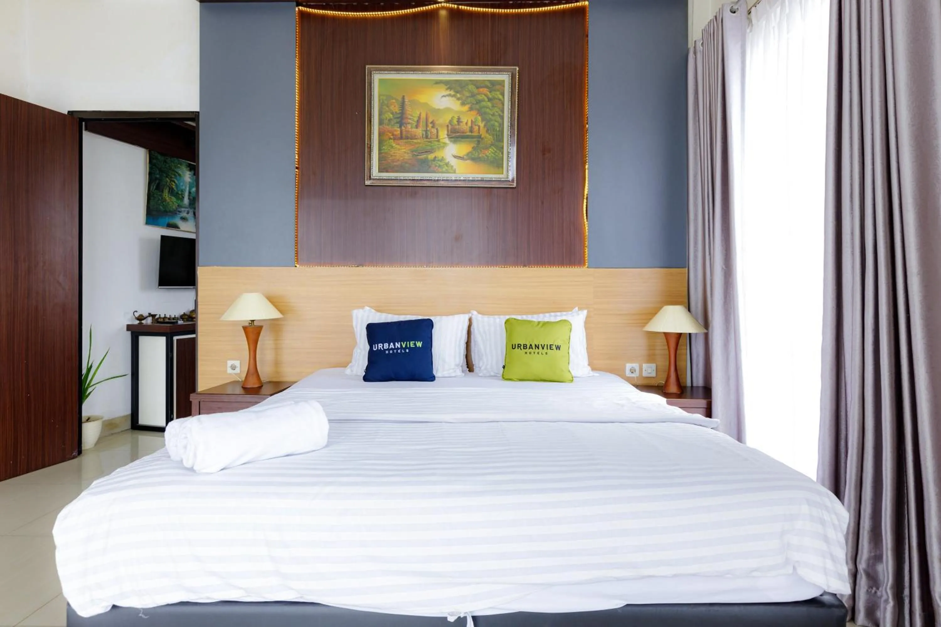 Bedroom, Bed in Urbanview SRB near Mall Ciputra Cibubur by RedDoorz