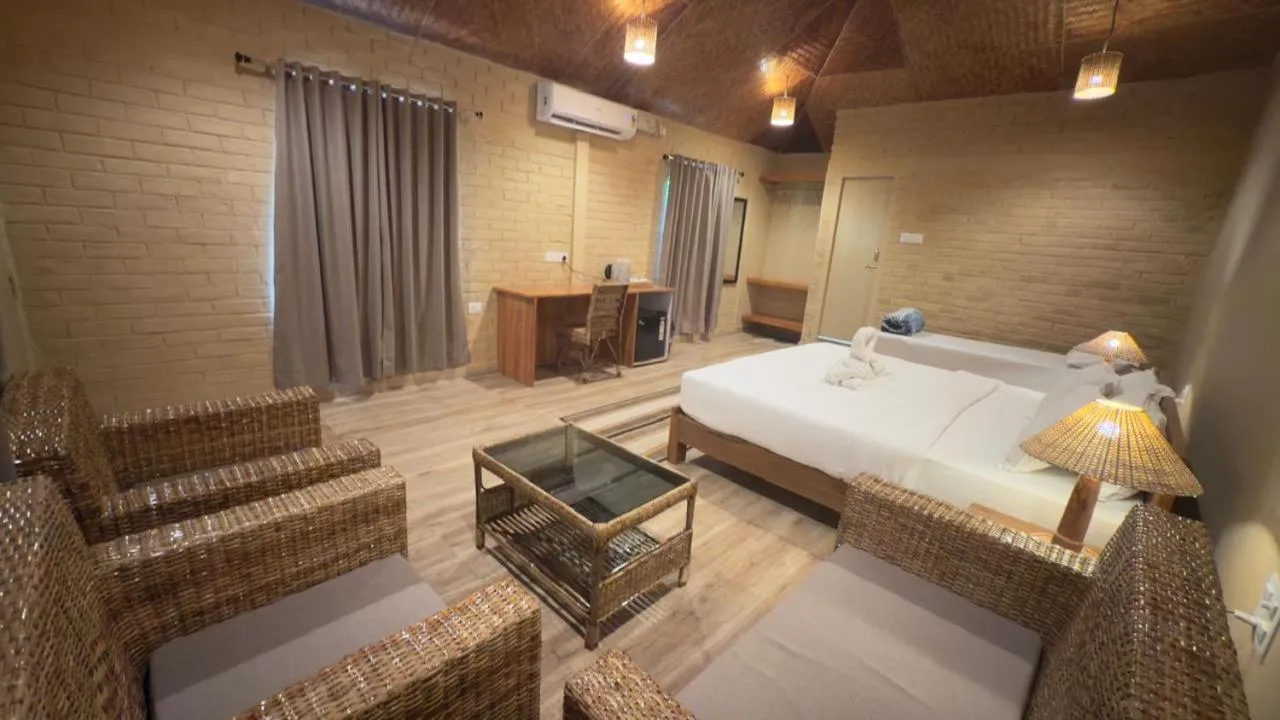 Photo of the whole room, Bed in HABITAS RHINO BY NATURE HUNT
