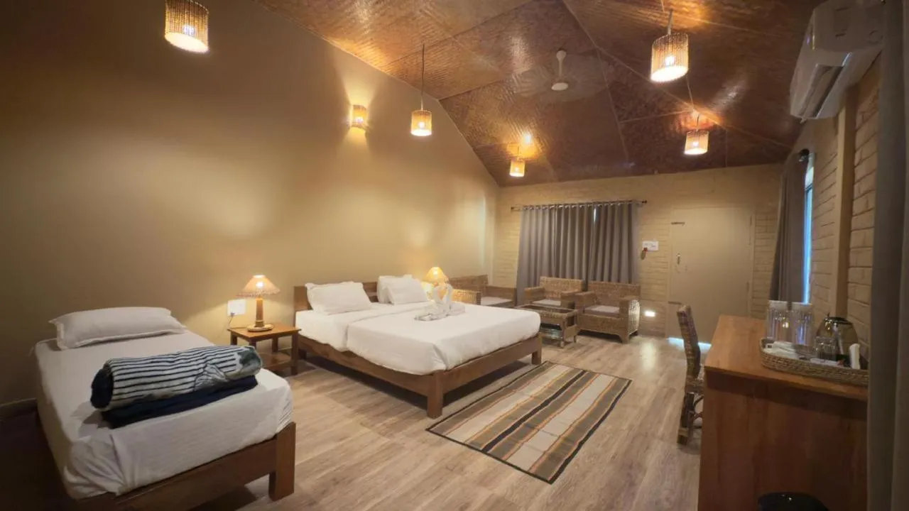 Photo of the whole room, Bed in HABITAS RHINO BY NATURE HUNT