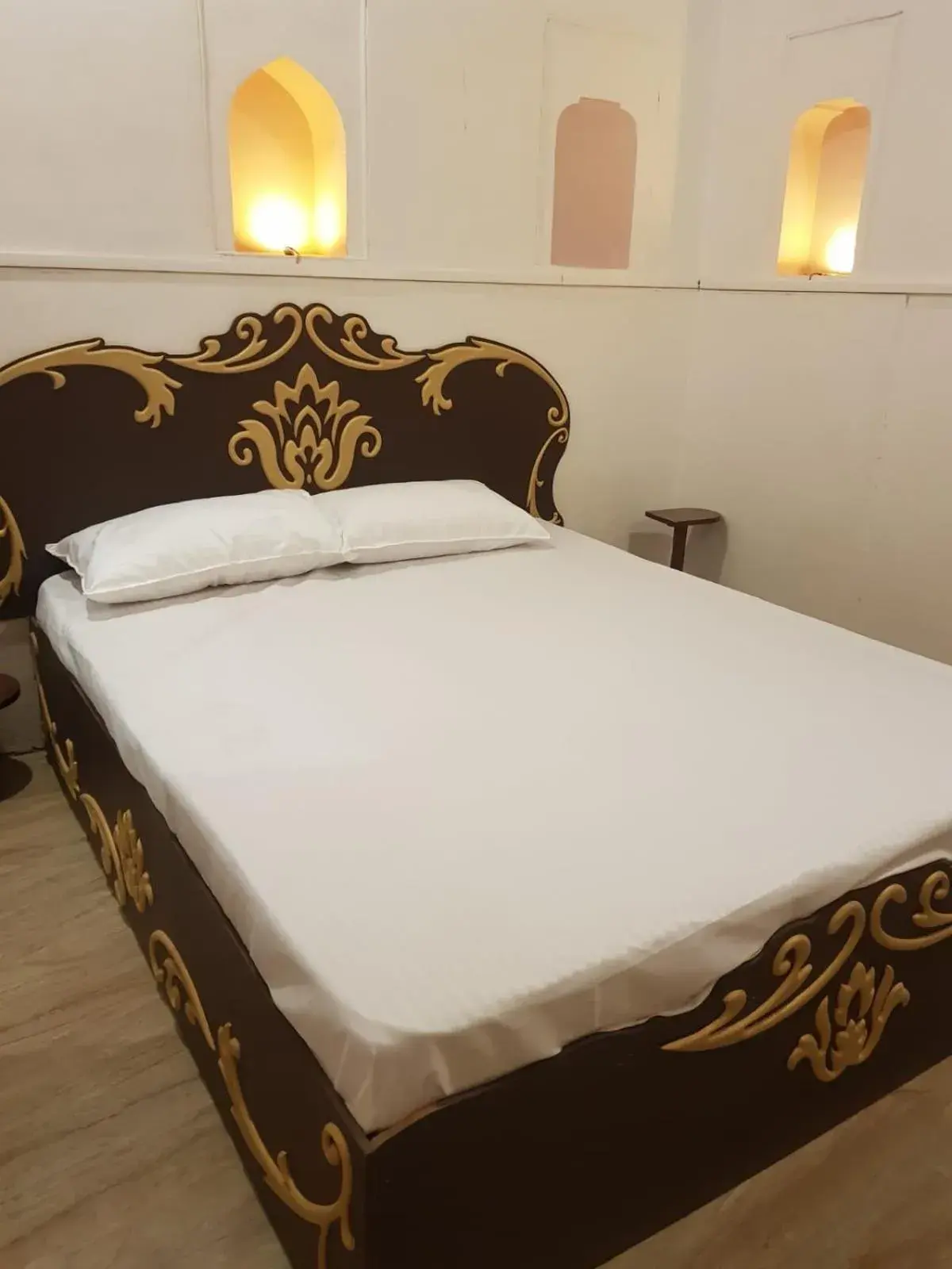 Bed in Chhoti Kothi - A Heritage Homestay by the Ganges Bed in Chhoti Kothi - A Heritage Homestay by the Ganges