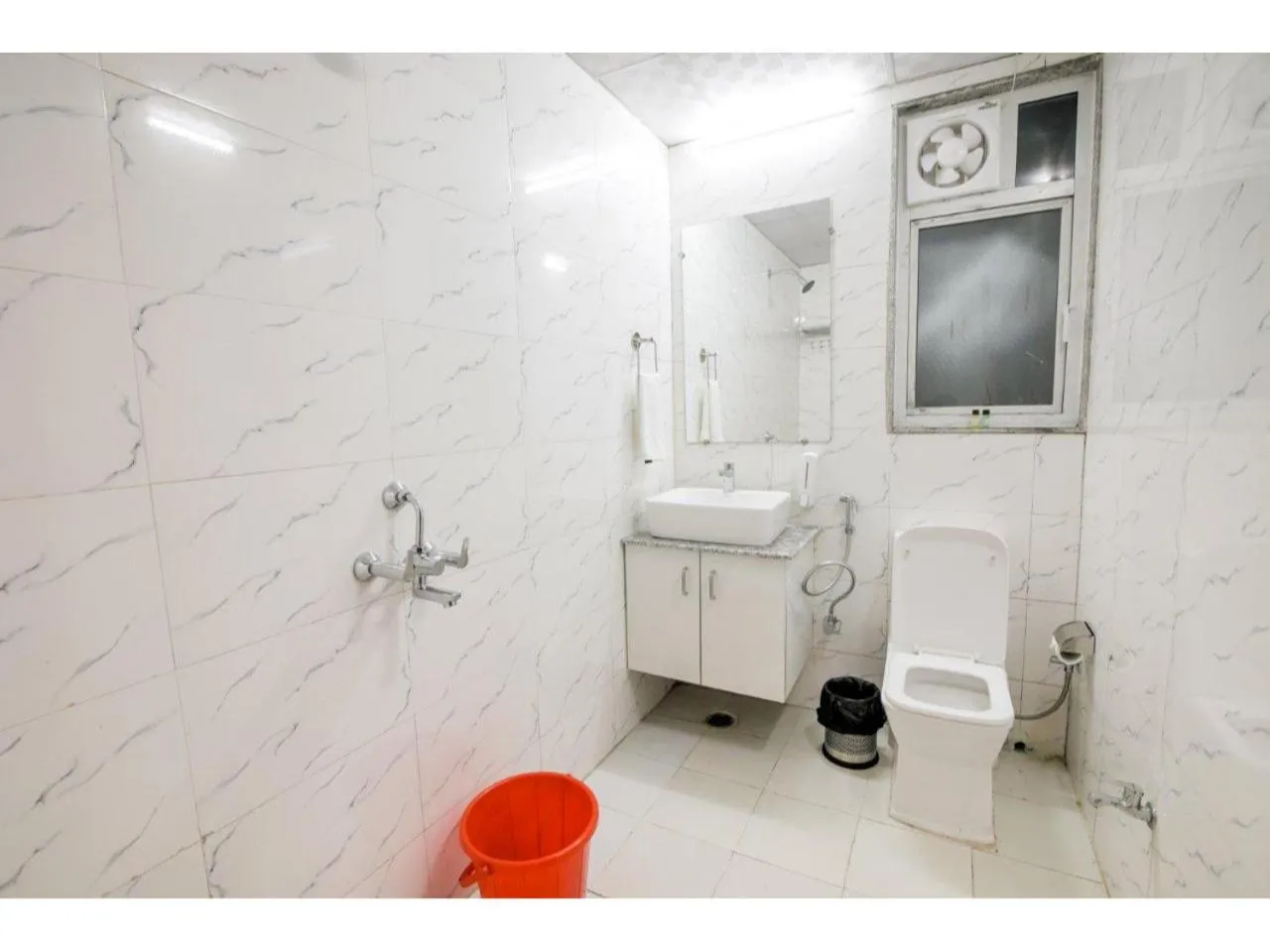 Deluxe Twin Room - single occupancy in Kusum House