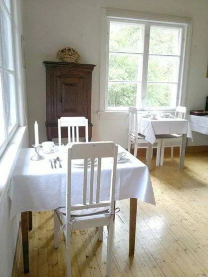 Dining area in Hiekkaranta Bed & Breakfast