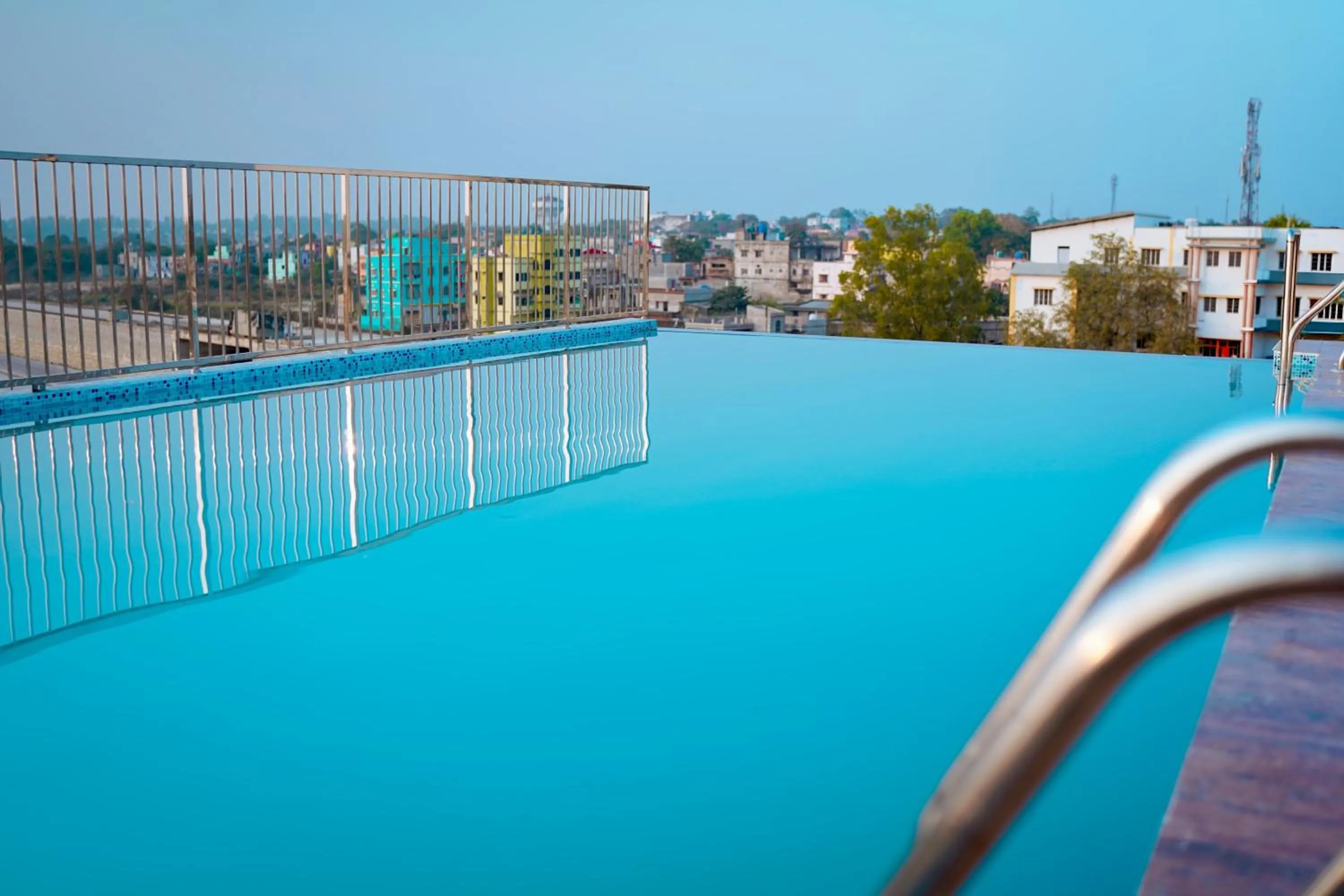 Swimming pool in Swet Palash Resort