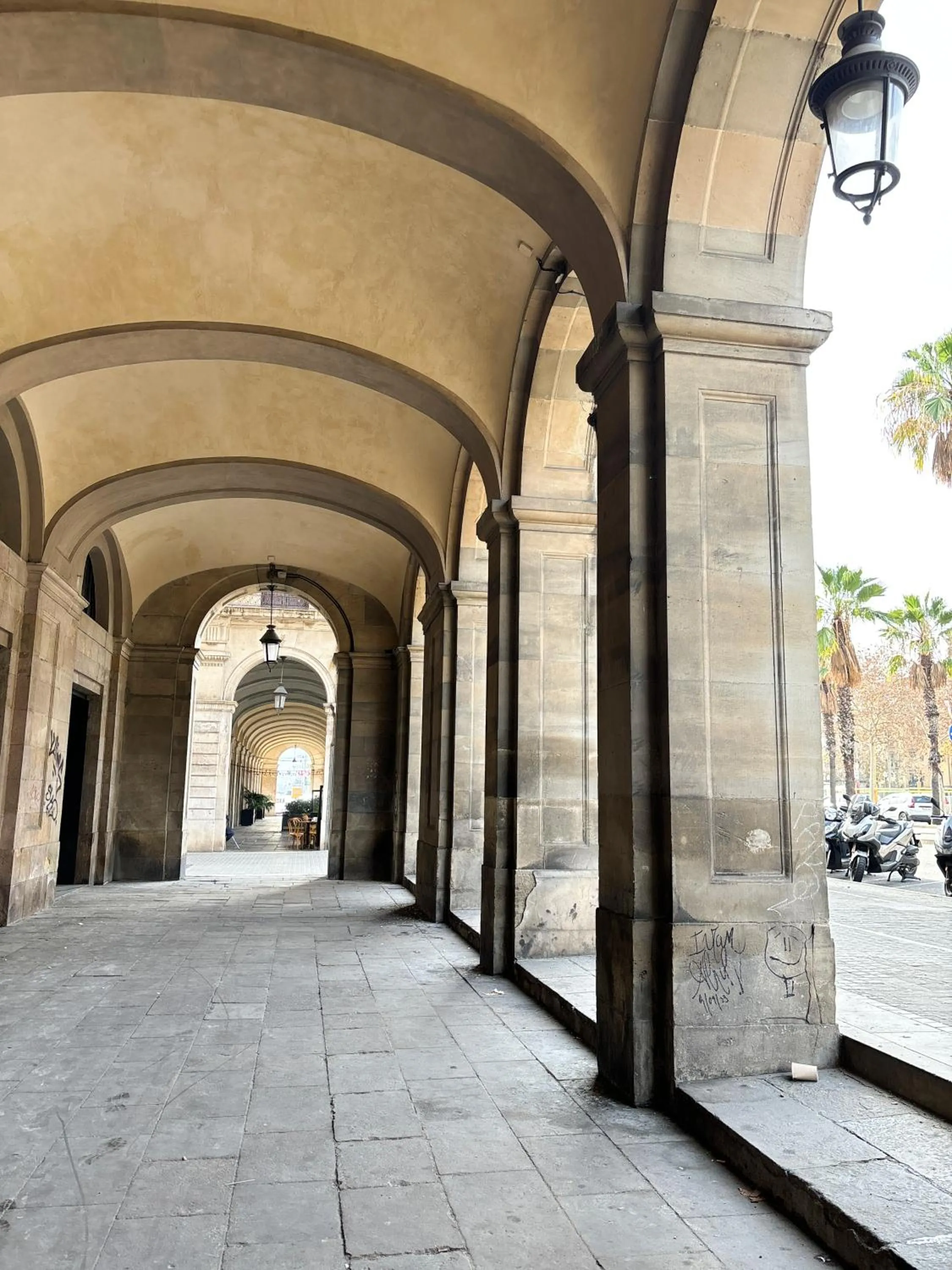 Property building in Hostal Porxos Garden