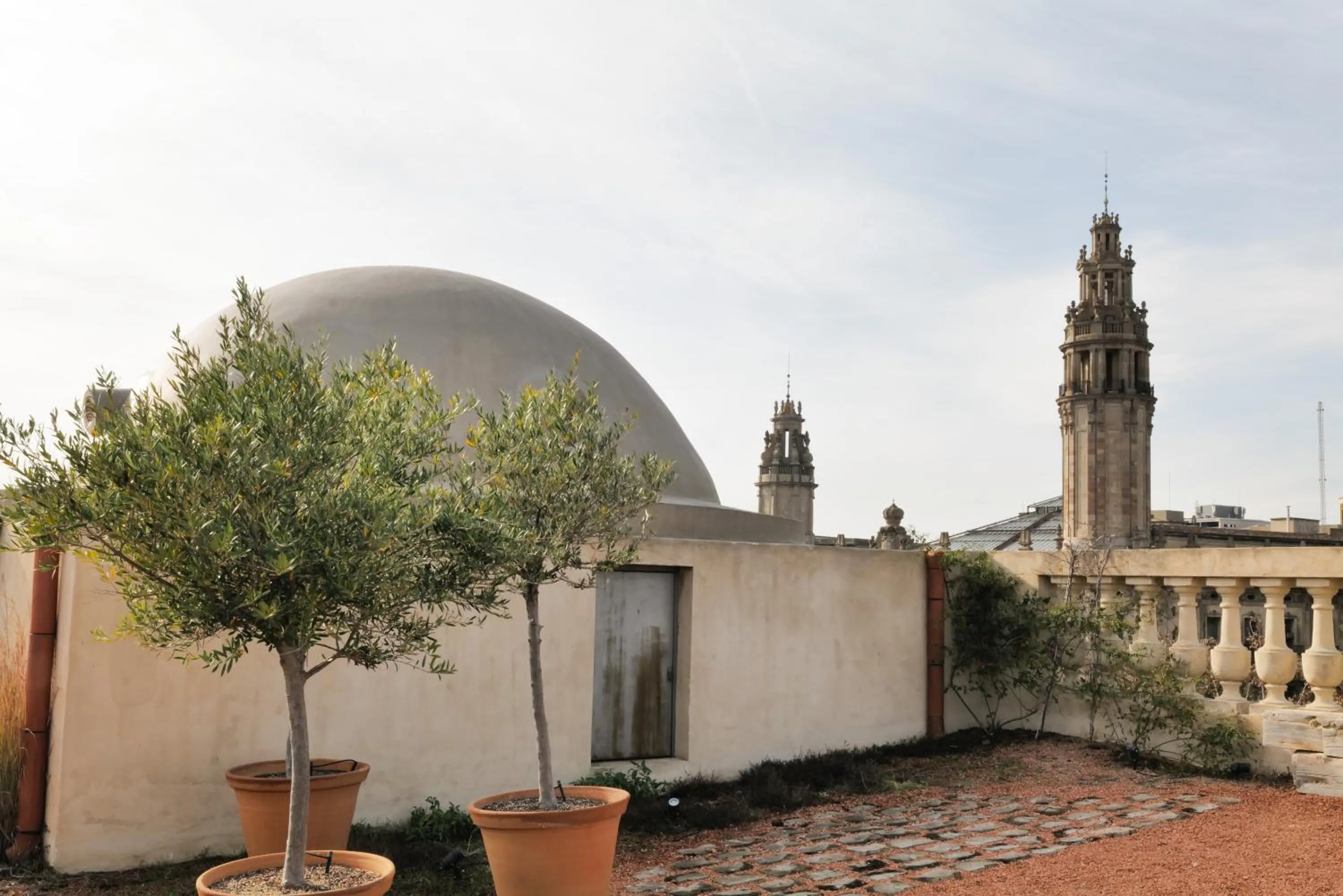 Property building in Hostal Porxos Garden