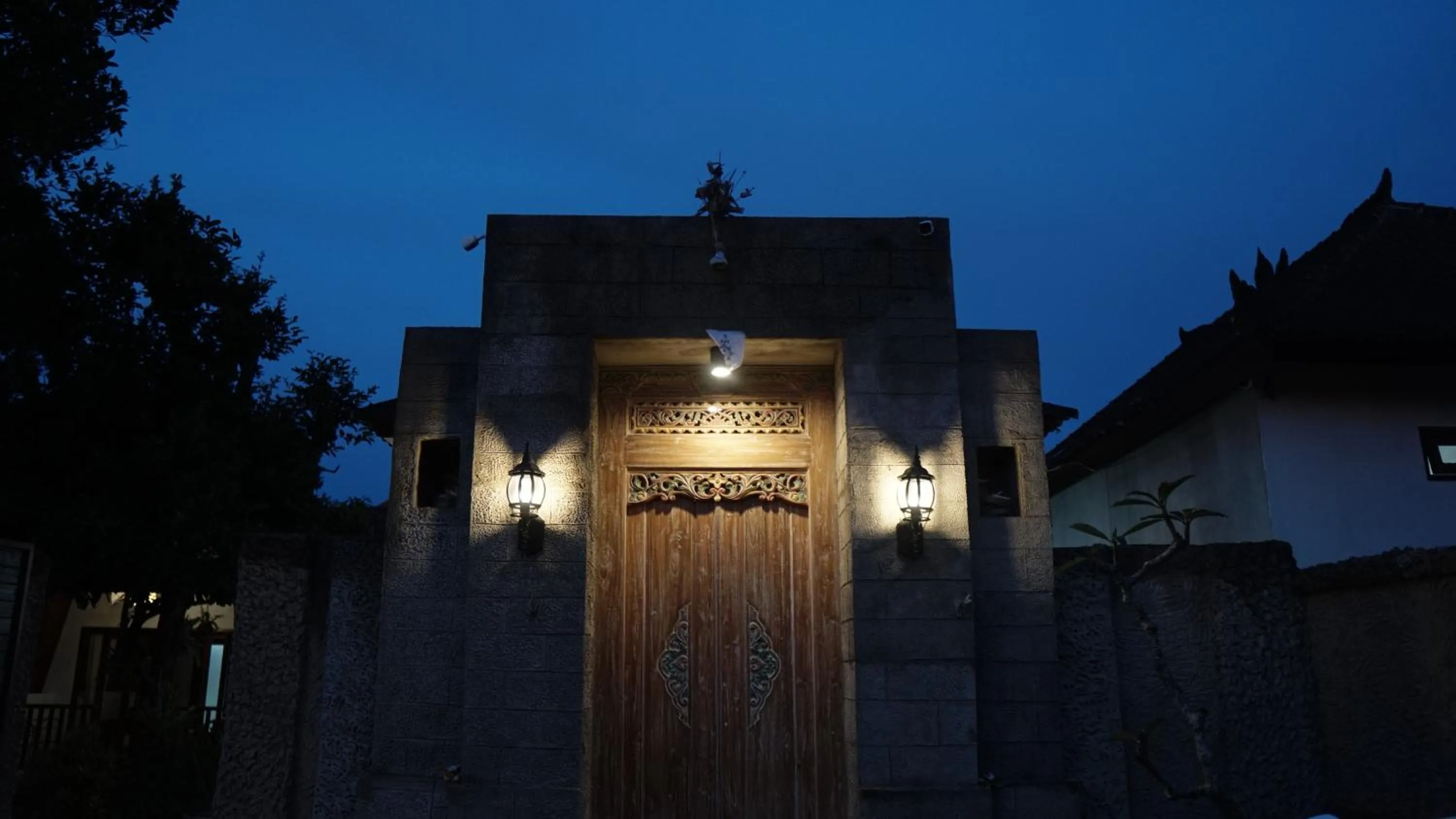 Facade/entrance in Nyamane Ubud Green View Villas by EPS