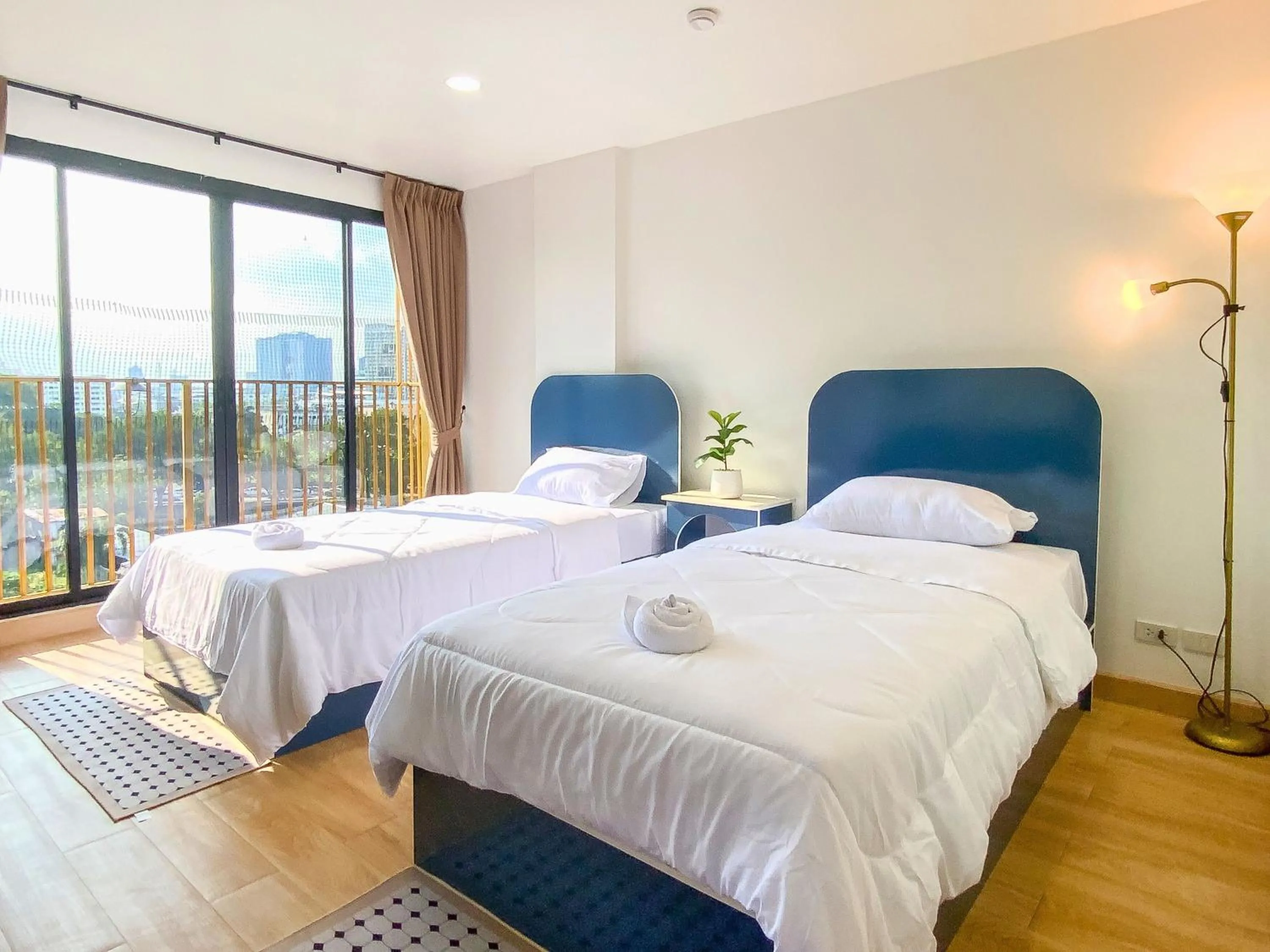 Bed in Goldsmith Bangkok Residence