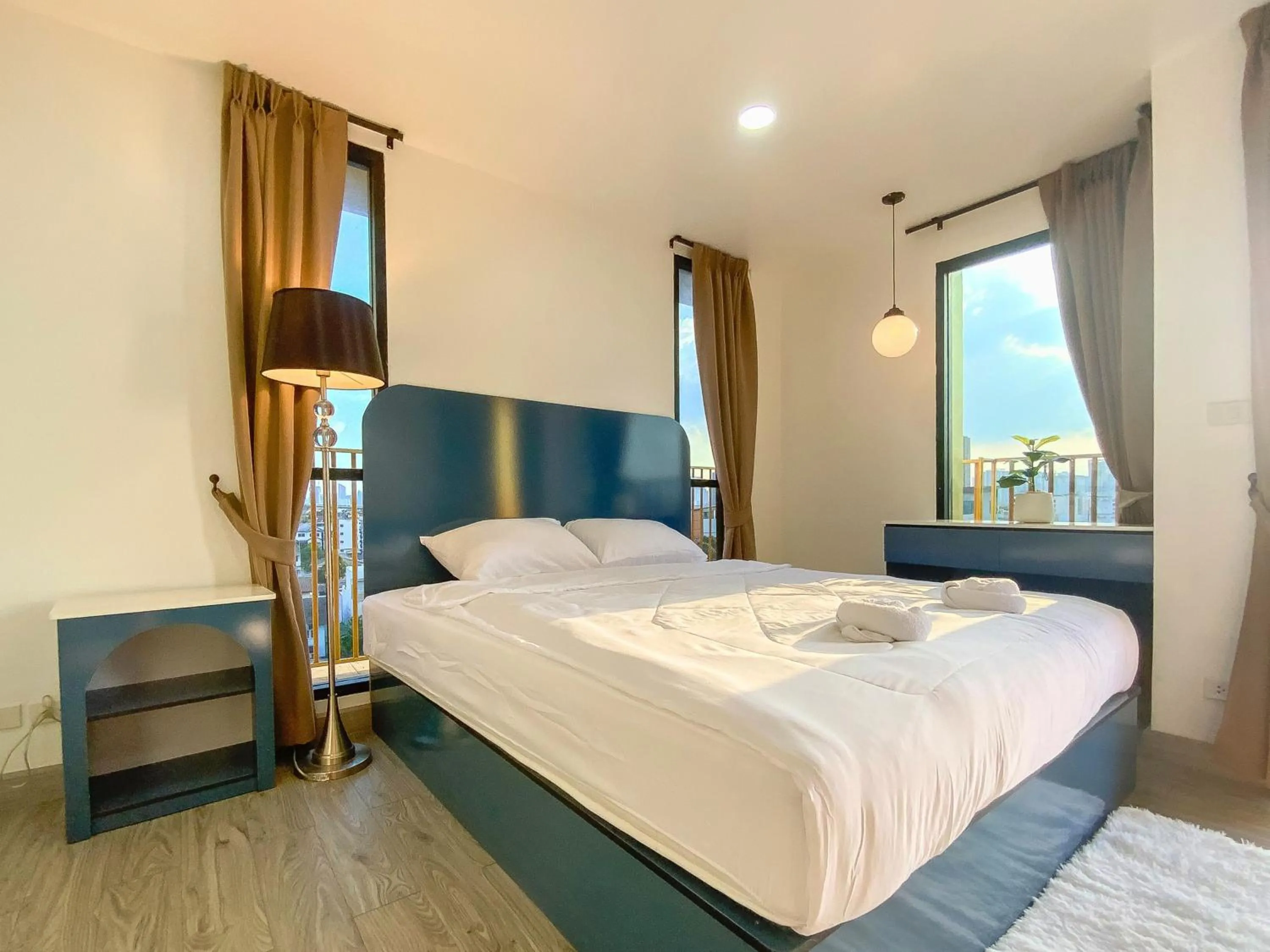 Bed in Goldsmith Bangkok Residence