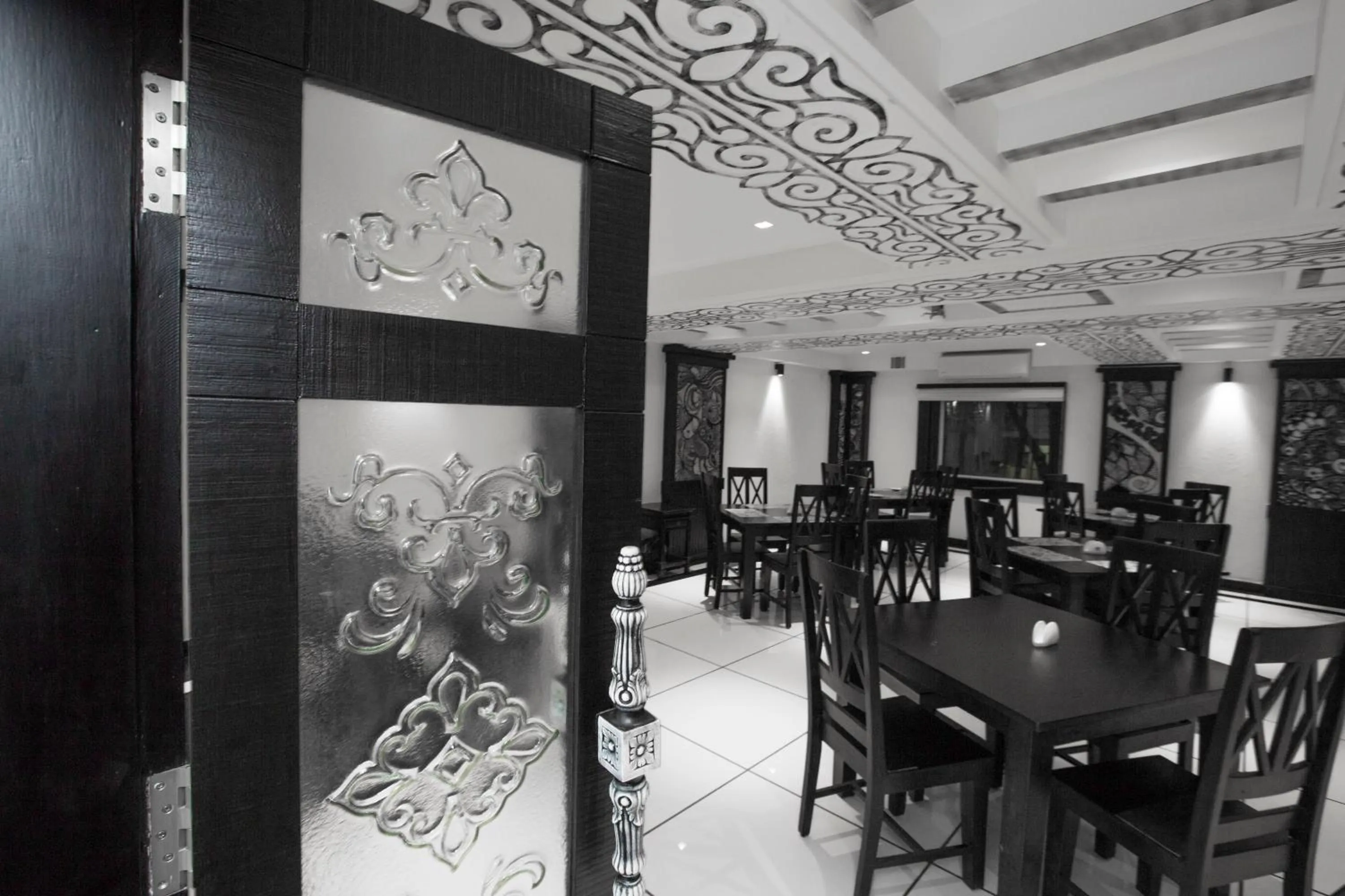 Restaurant/places to eat in Liwa - The Transit Hotel, Bengaluru