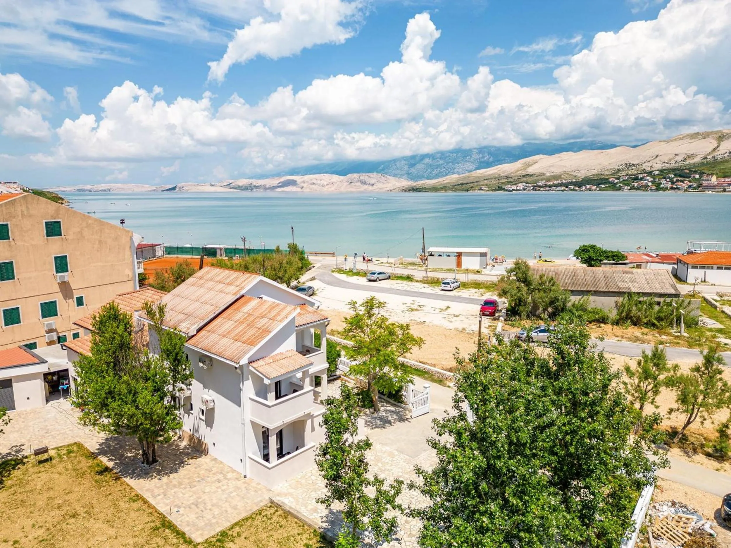 Apartmani Curic beachfront by Pag tours