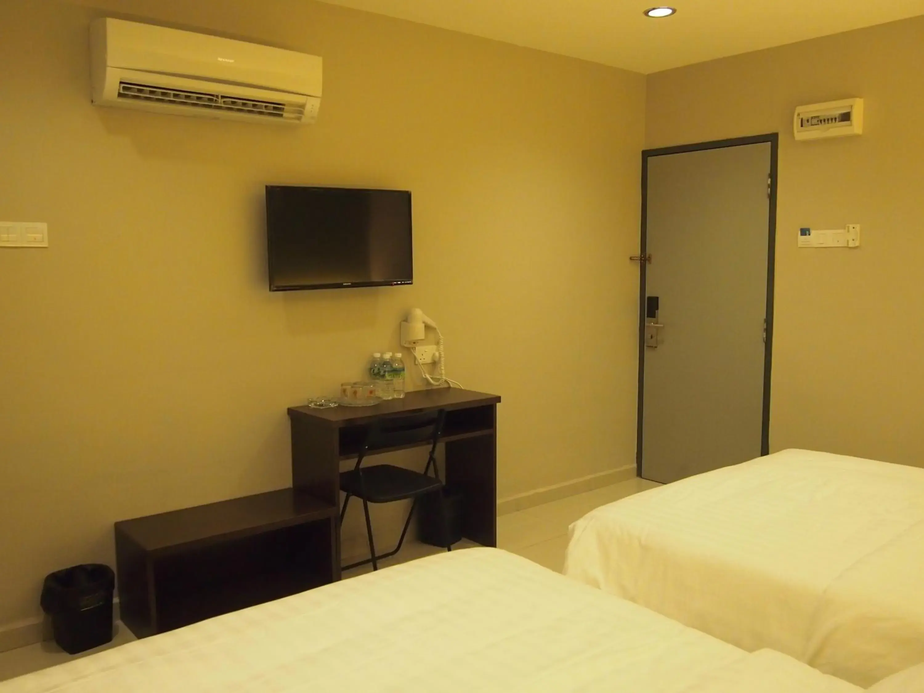 Photo of the whole room, Bed in Star Bay Hotel Photo of the whole room, Bed in Star Bay Hotel